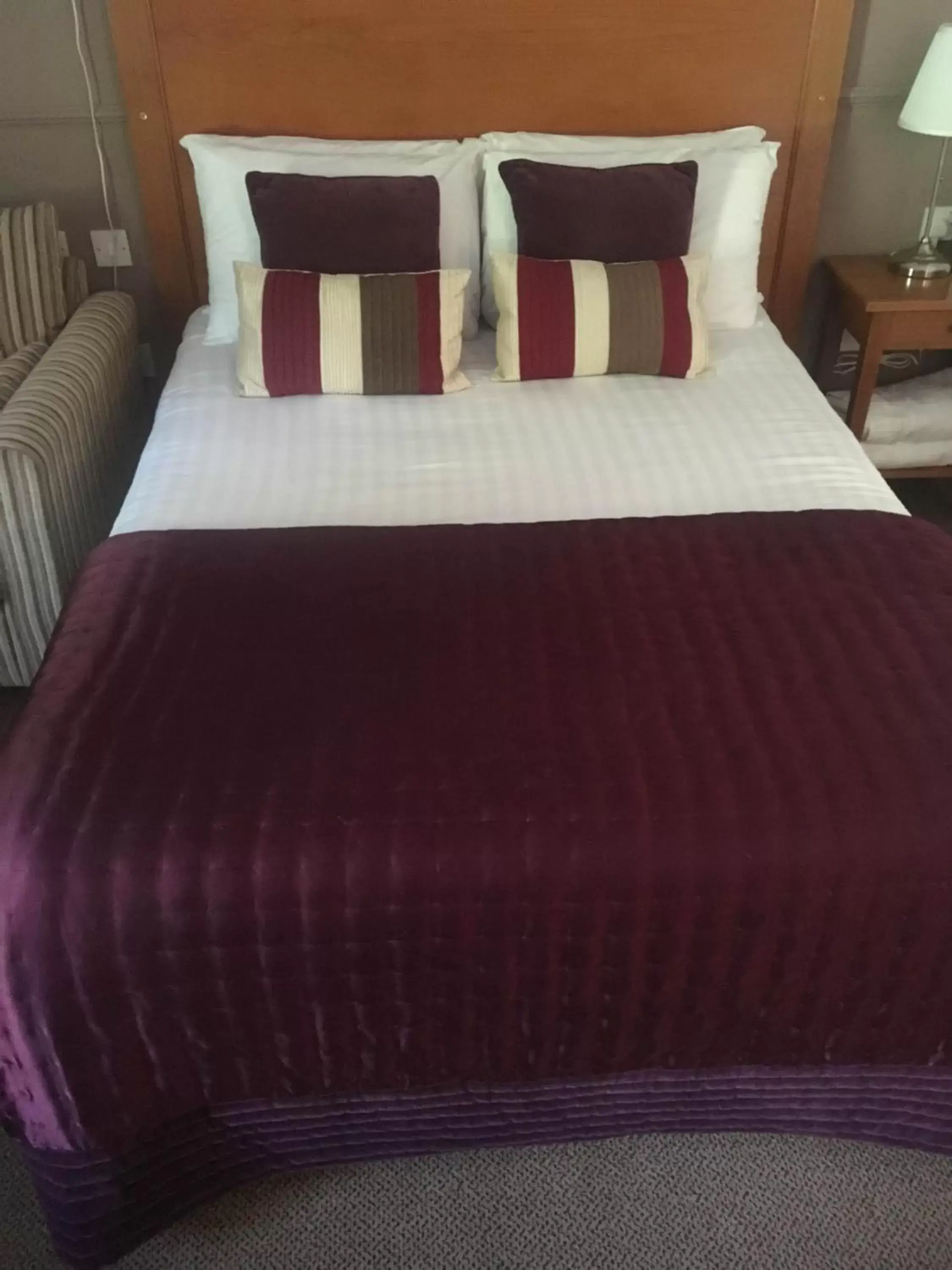 Bed in Gomersal Park Hotel & Dream Spa