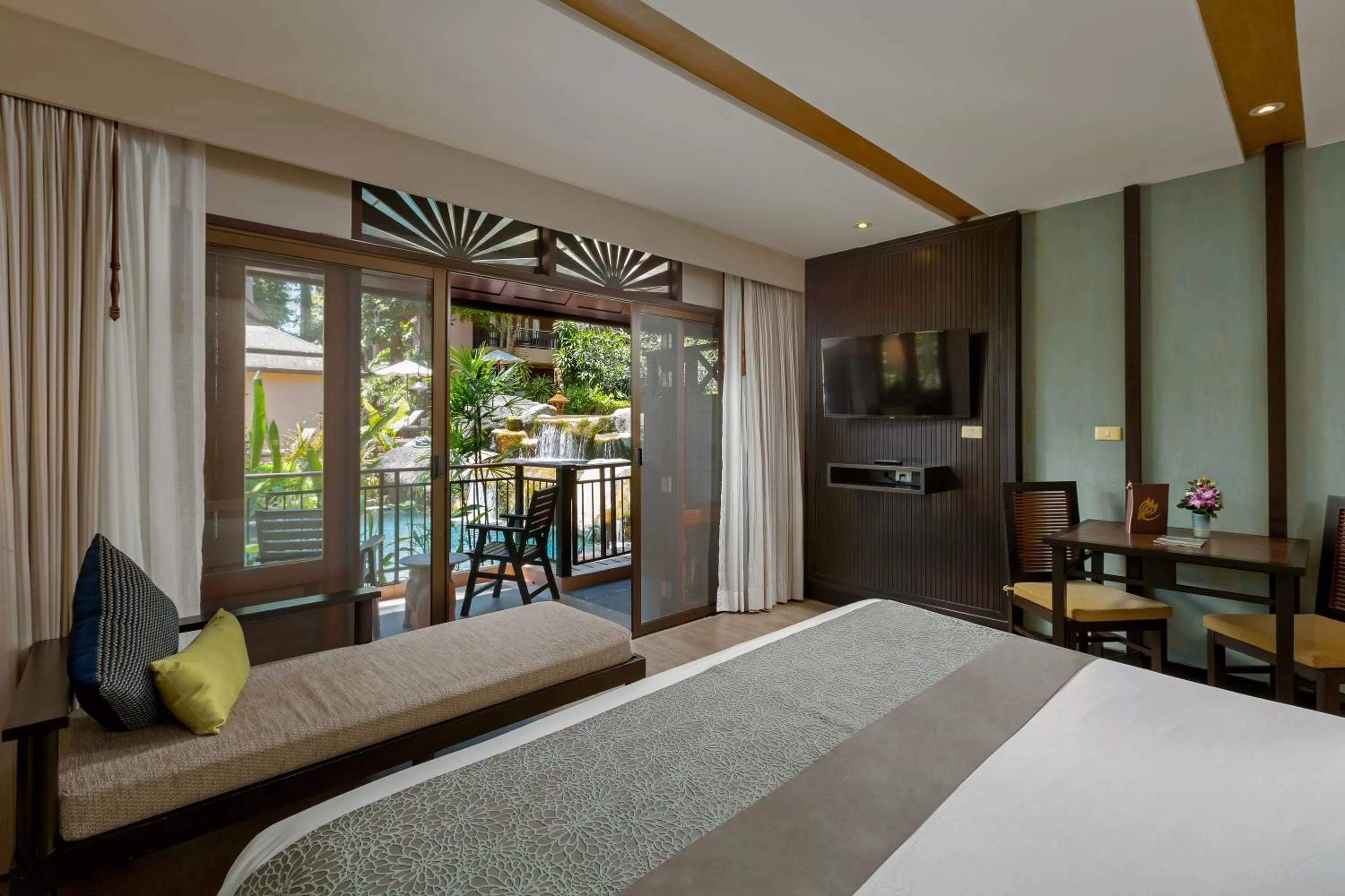 View (from property/room), Bed in Khaolak Merlin Resort