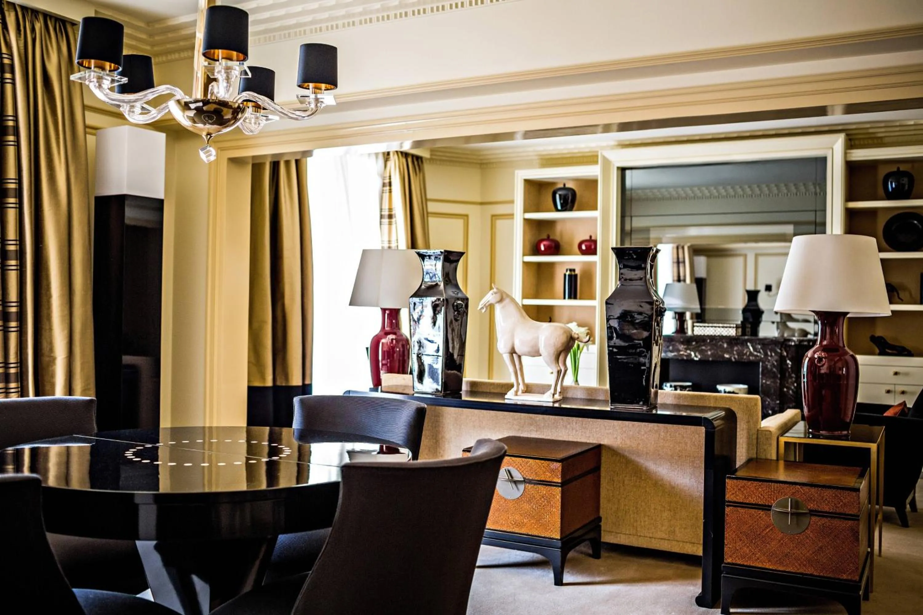 Living room in Prince de Galles, a Luxury Collection hotel, Paris