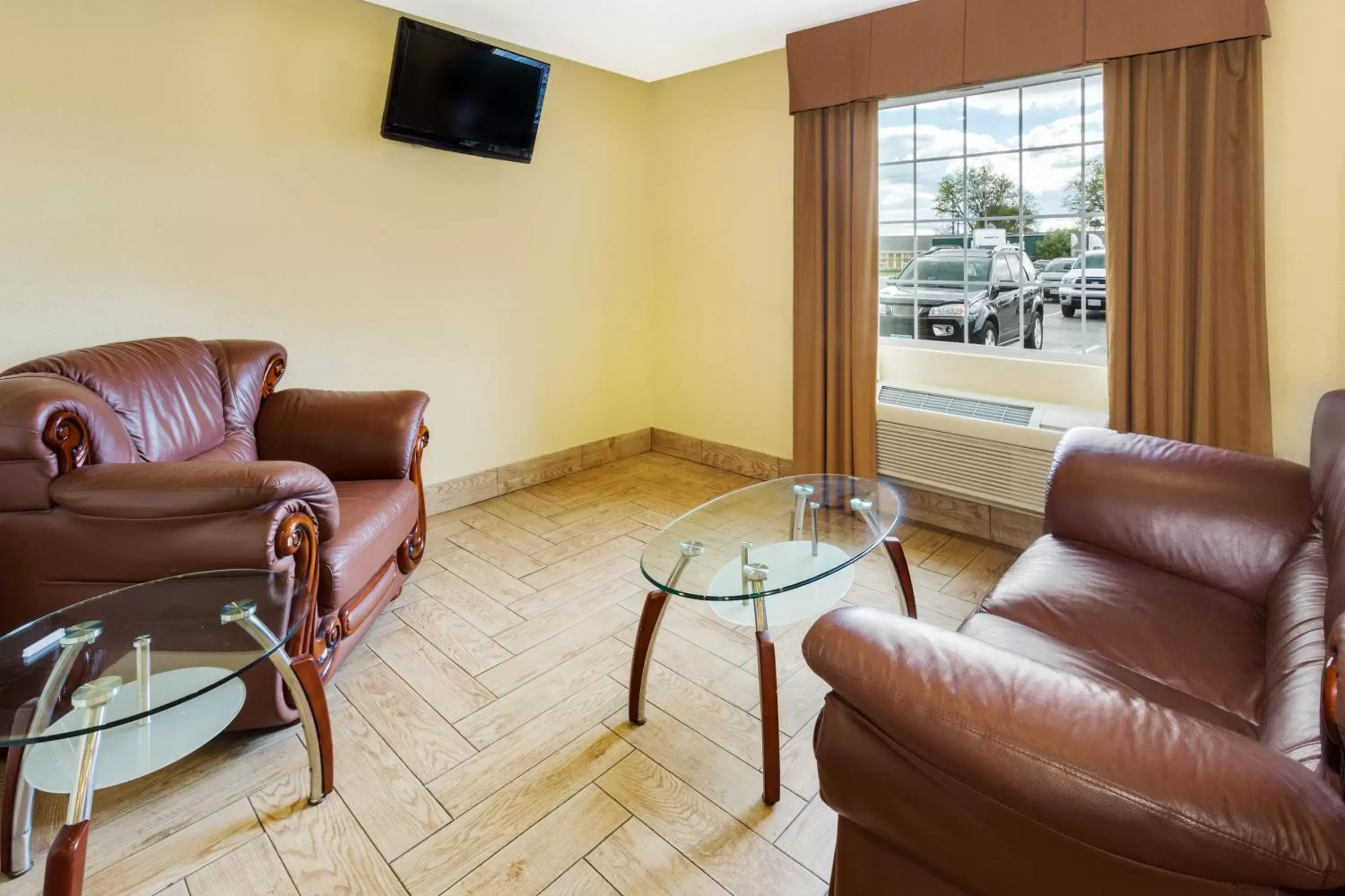 Seating Area in Baymont by Wyndham Beloit