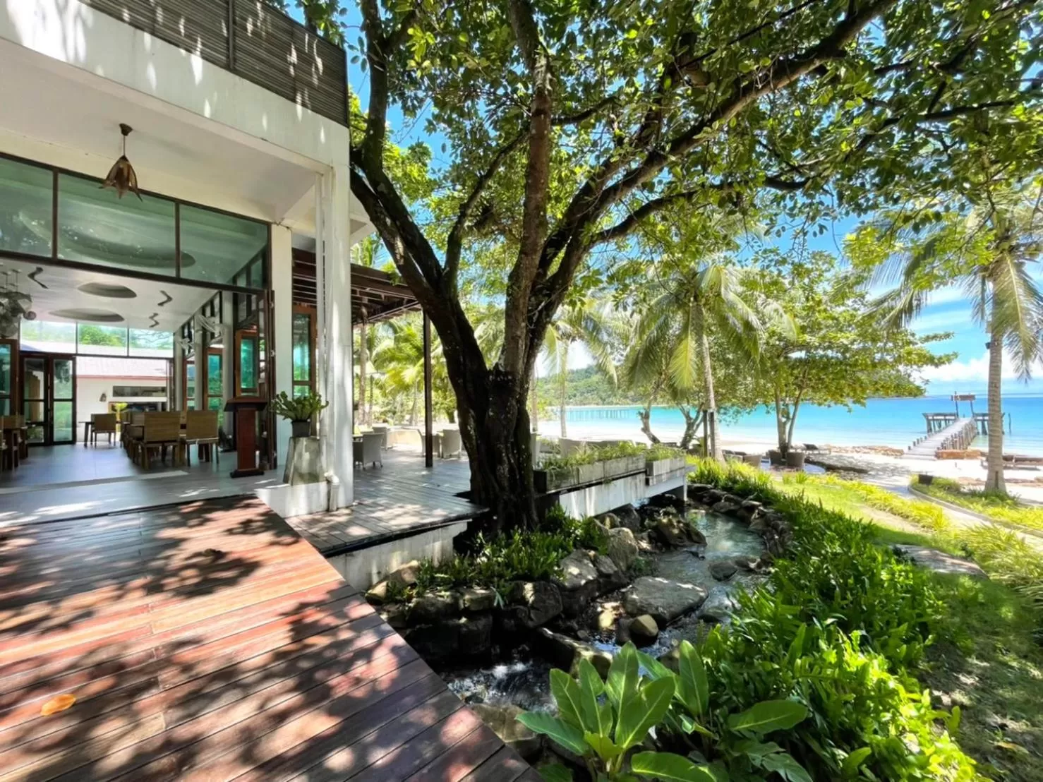 Restaurant/places to eat in The Beach Natural Resort Koh Kood