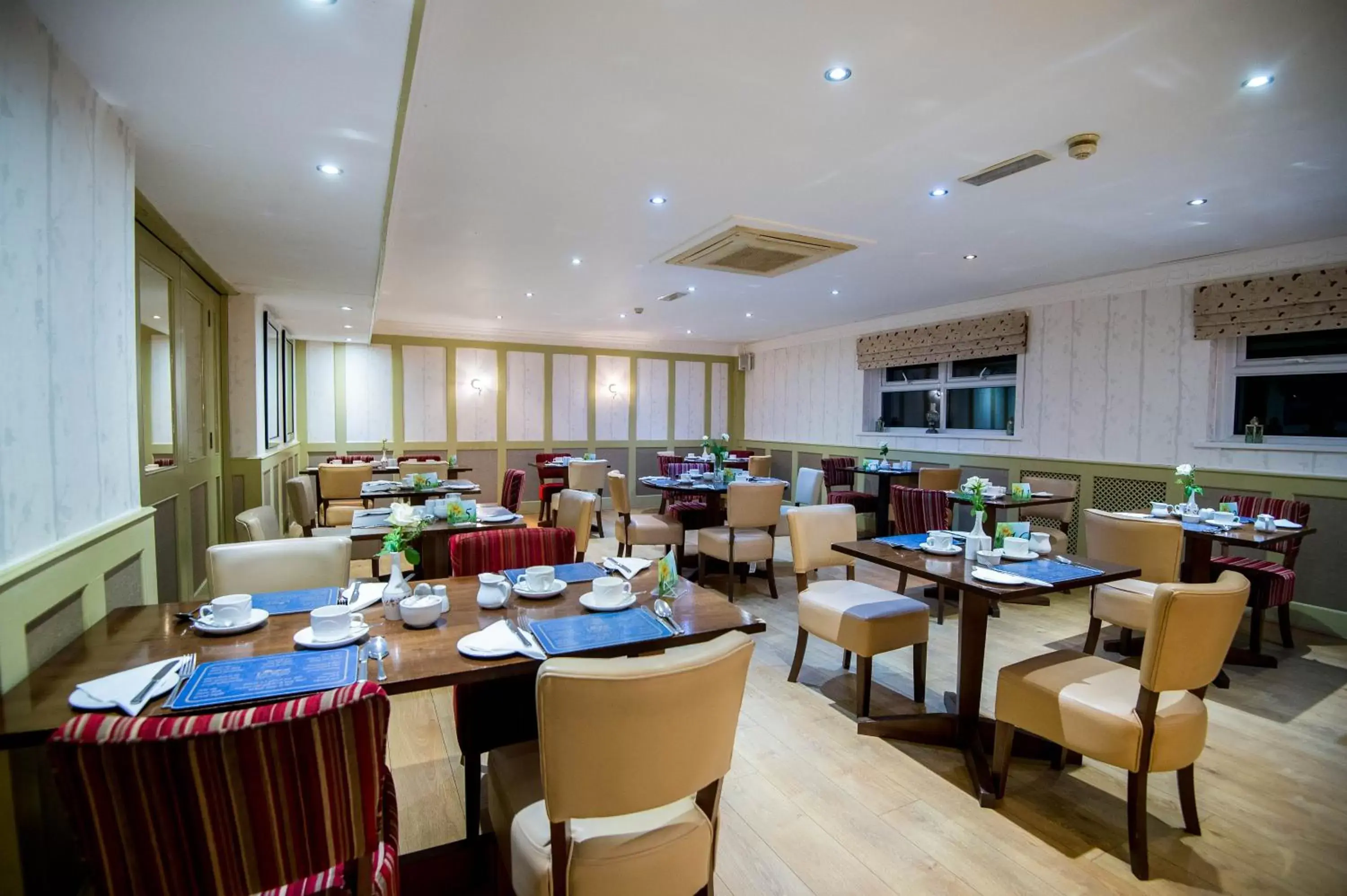 Restaurant/Places to Eat in Ivy Bush Royal Hotel by Compass Hospitality