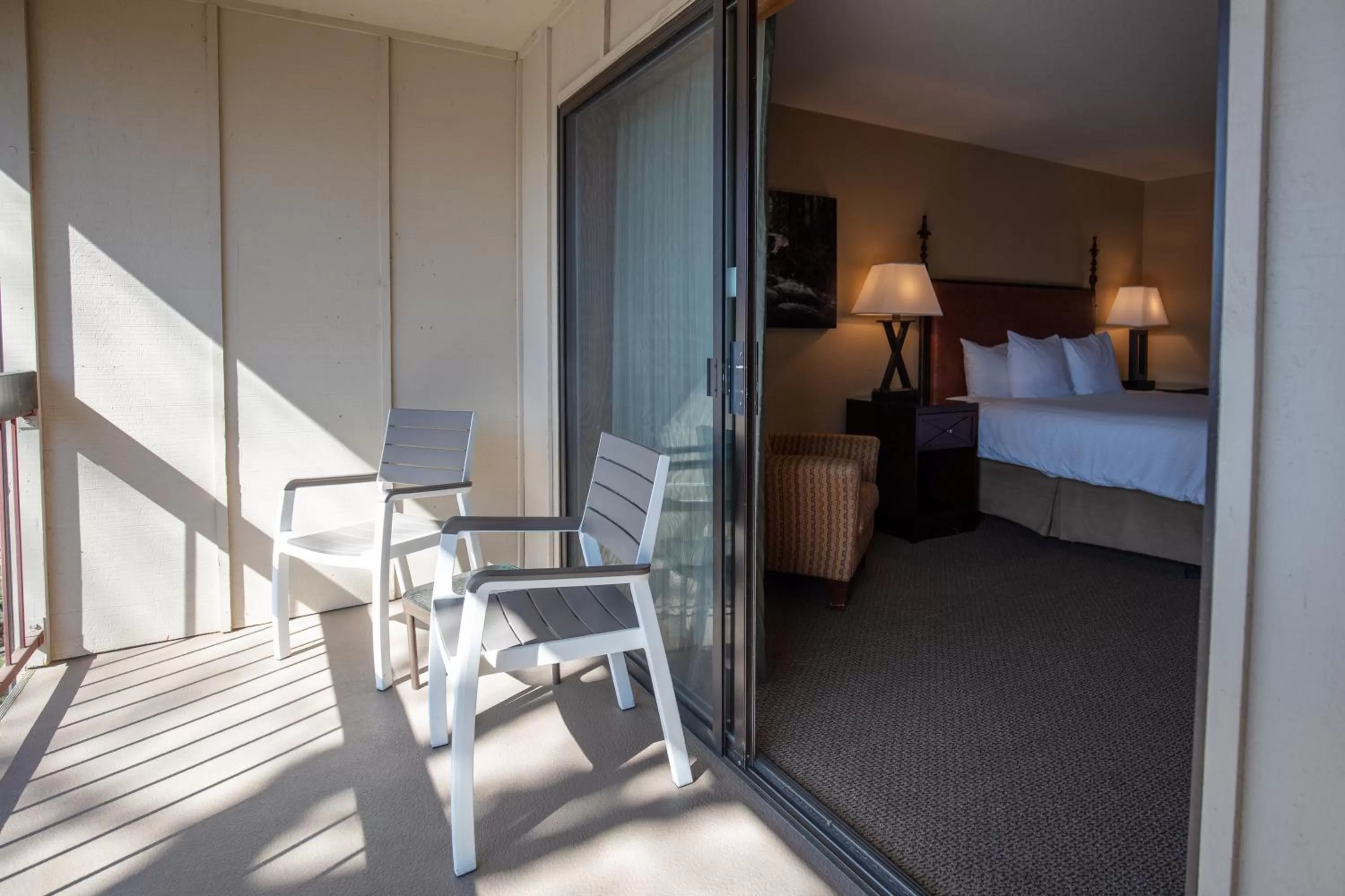 bunk bed, Bed in Riverside Inn