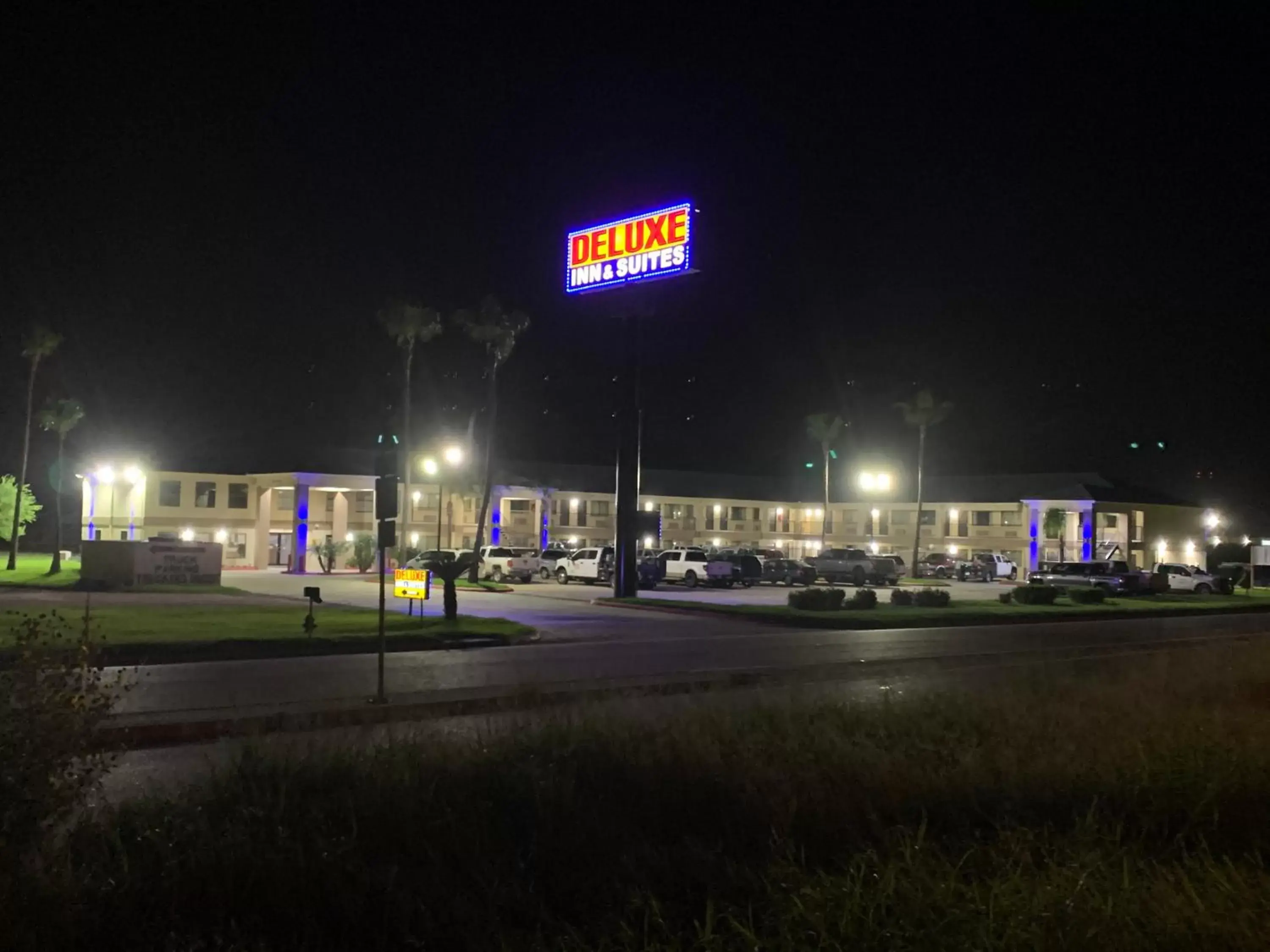 View (from property/room) in Deluxe Inn and Suites View (from property/room) in Deluxe Inn and Suites