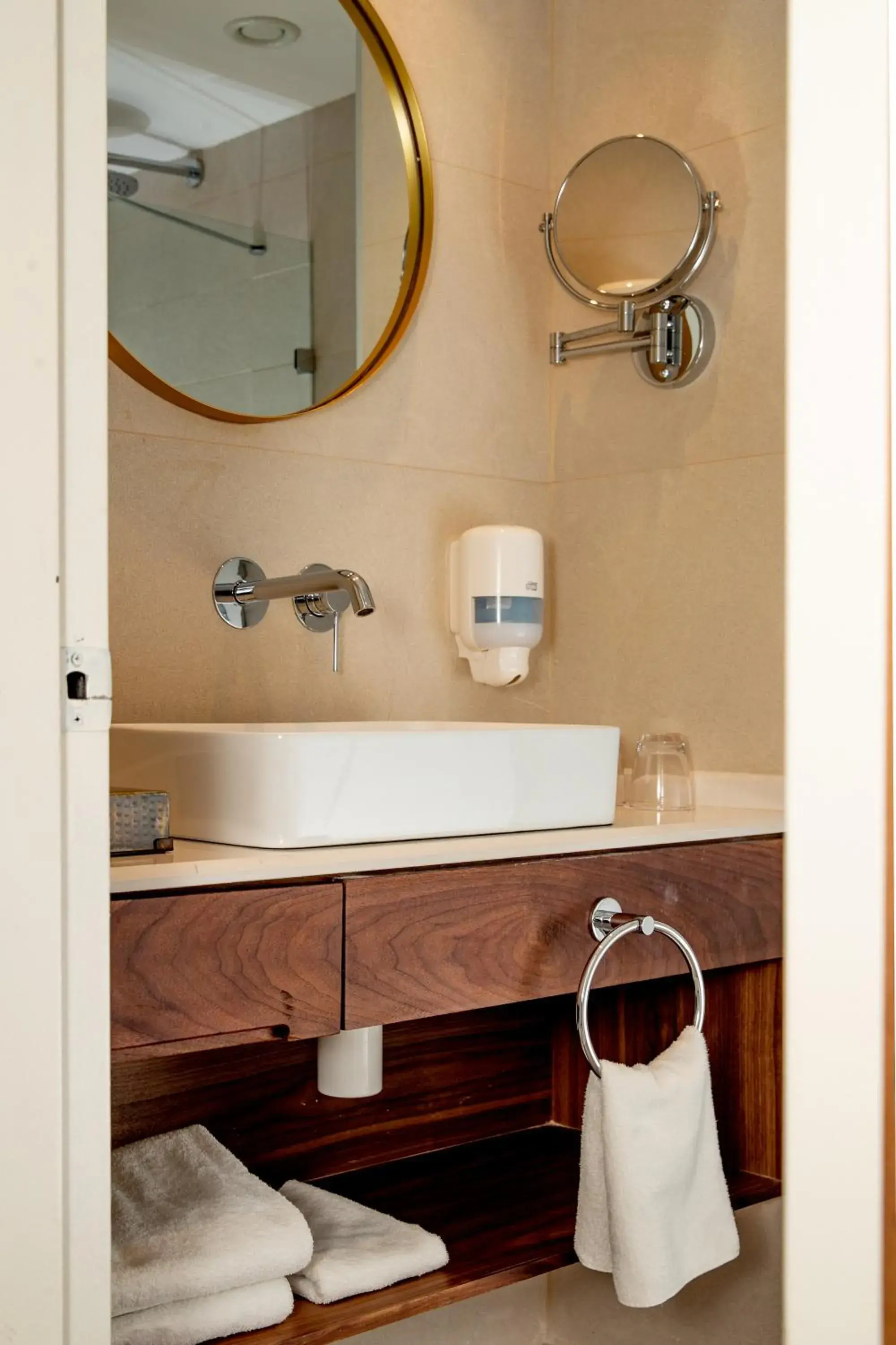 Bathroom in Montefiore Hotel By Smart Hotels