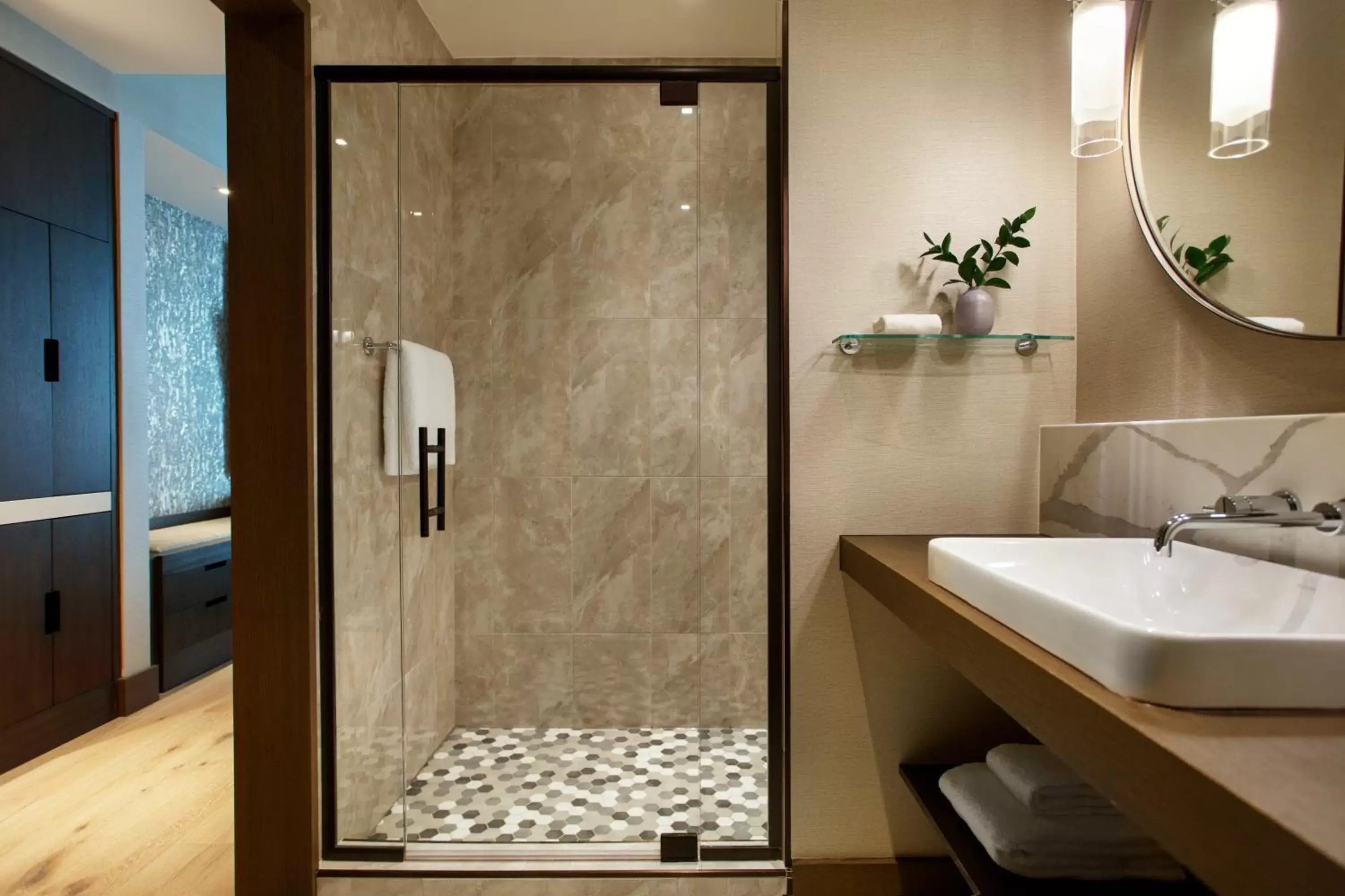 Photo of the whole room, Bathroom in Kimpton - Hotel Arras, an IHG Hotel