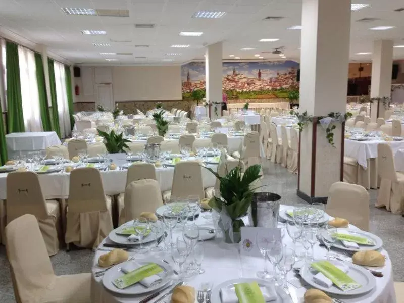 Banquet/Function facilities, Banquet Facilities in Hotel Oasis Familiar