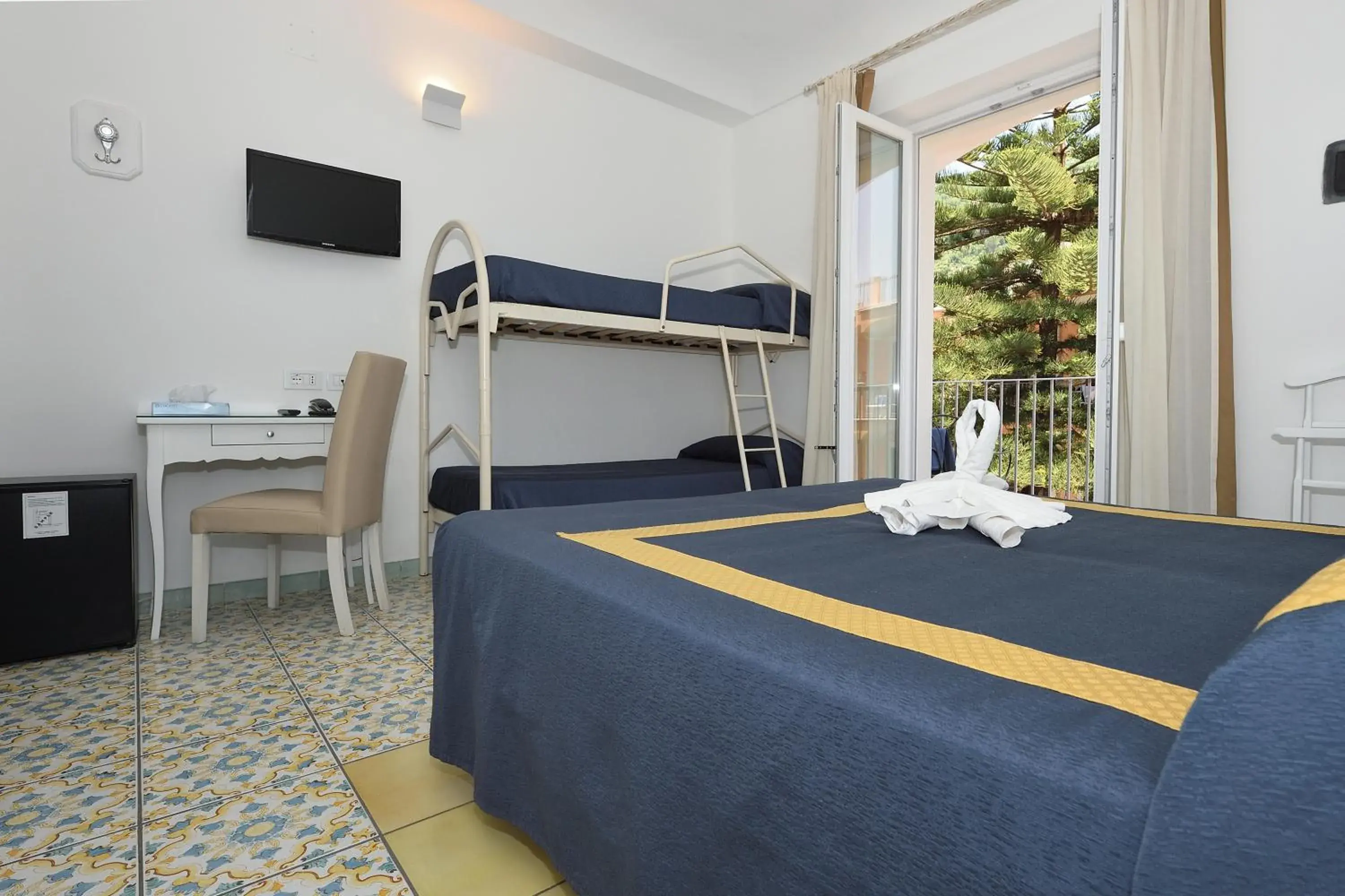 Bunk Bed in Hotel Settebello