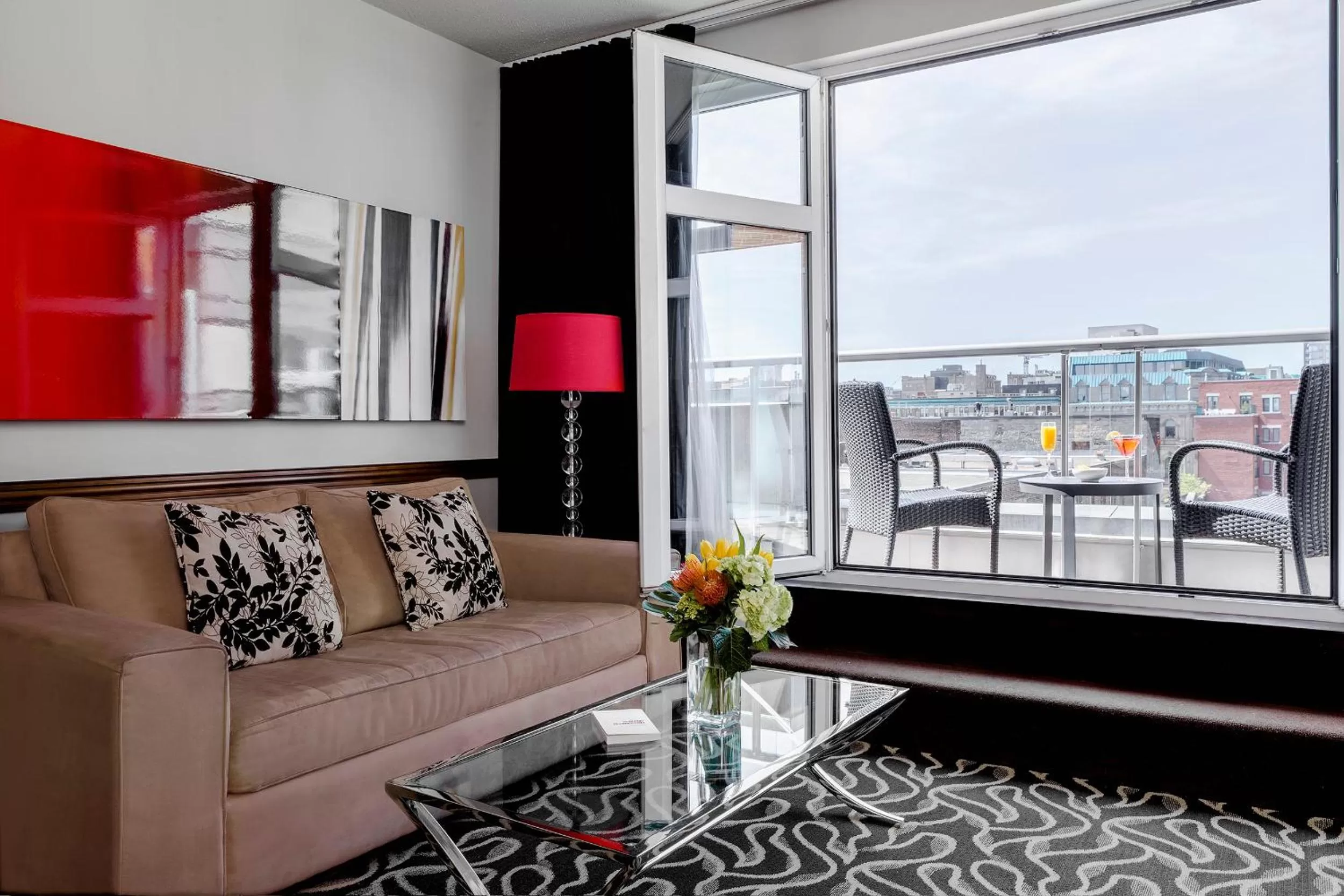 Deluxe King Suite in Hôtel Saint-Sulpice