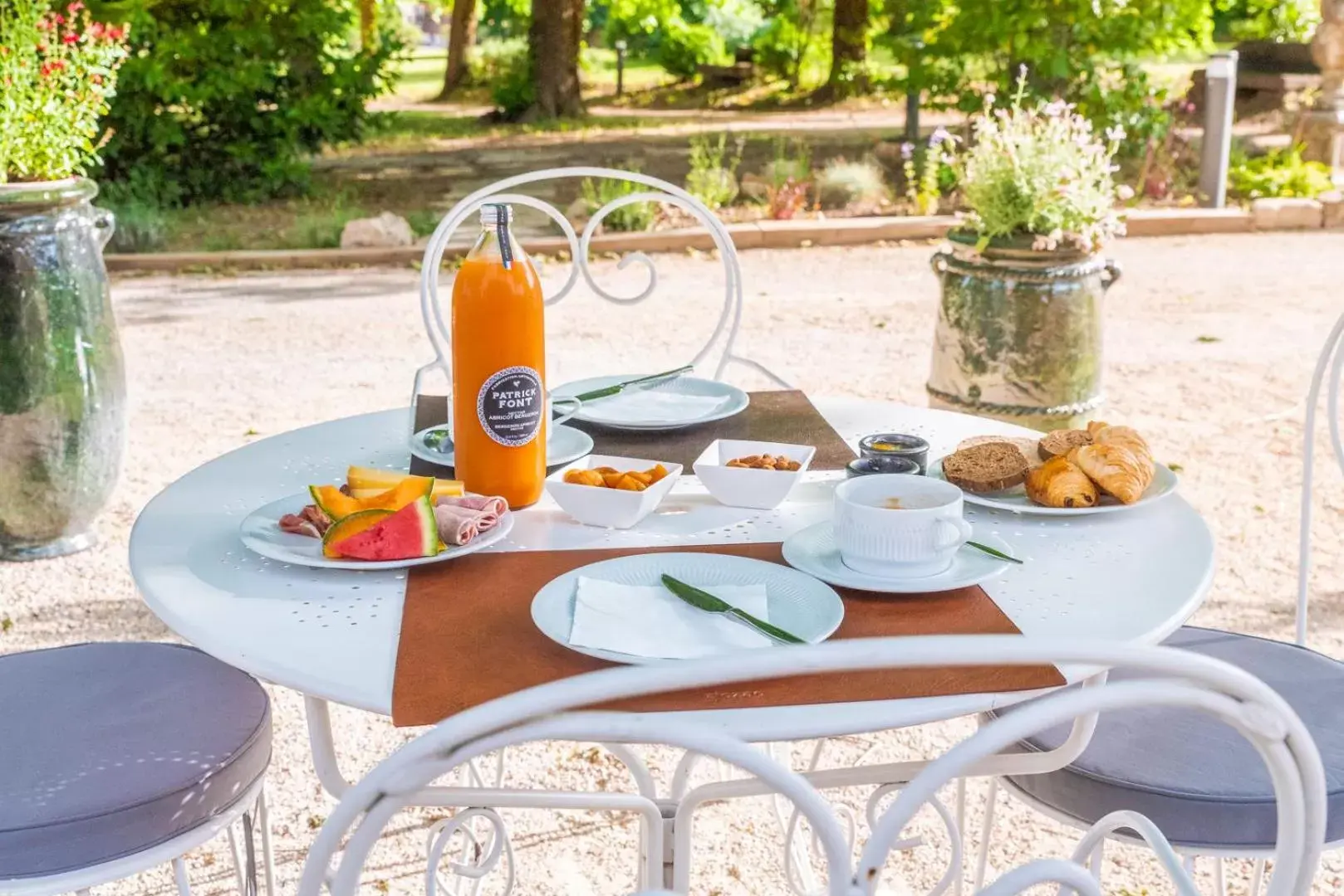 Breakfast in Hôtel & SPA Ventoux Provence "Domaine des Tilleuls"