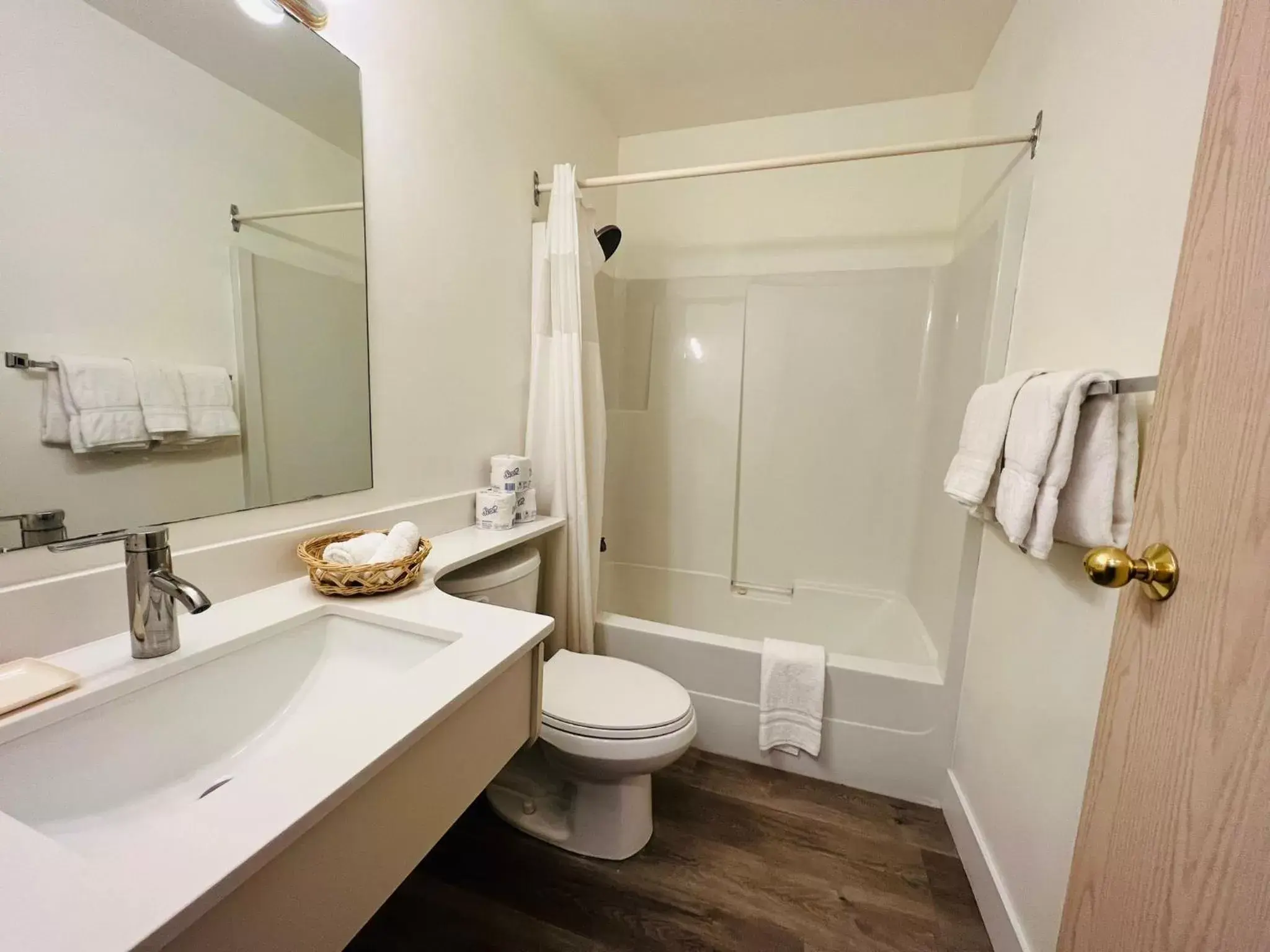 Bathroom in Hotel Civilia Lakeside by Civilia Golf Retreat