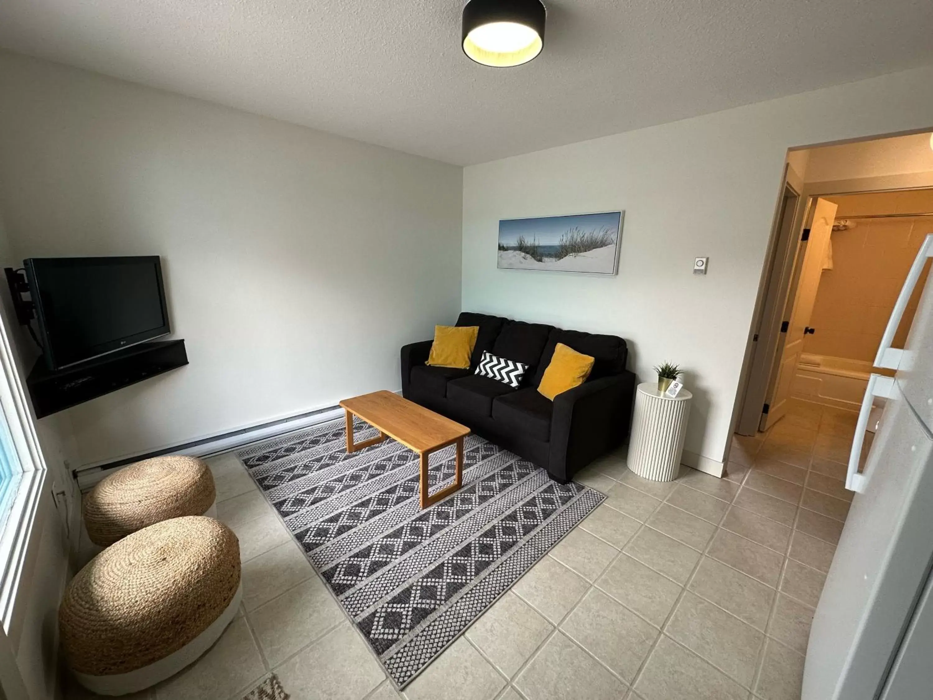 Living room, Seating Area in Lakeside Villa Inn & Suites