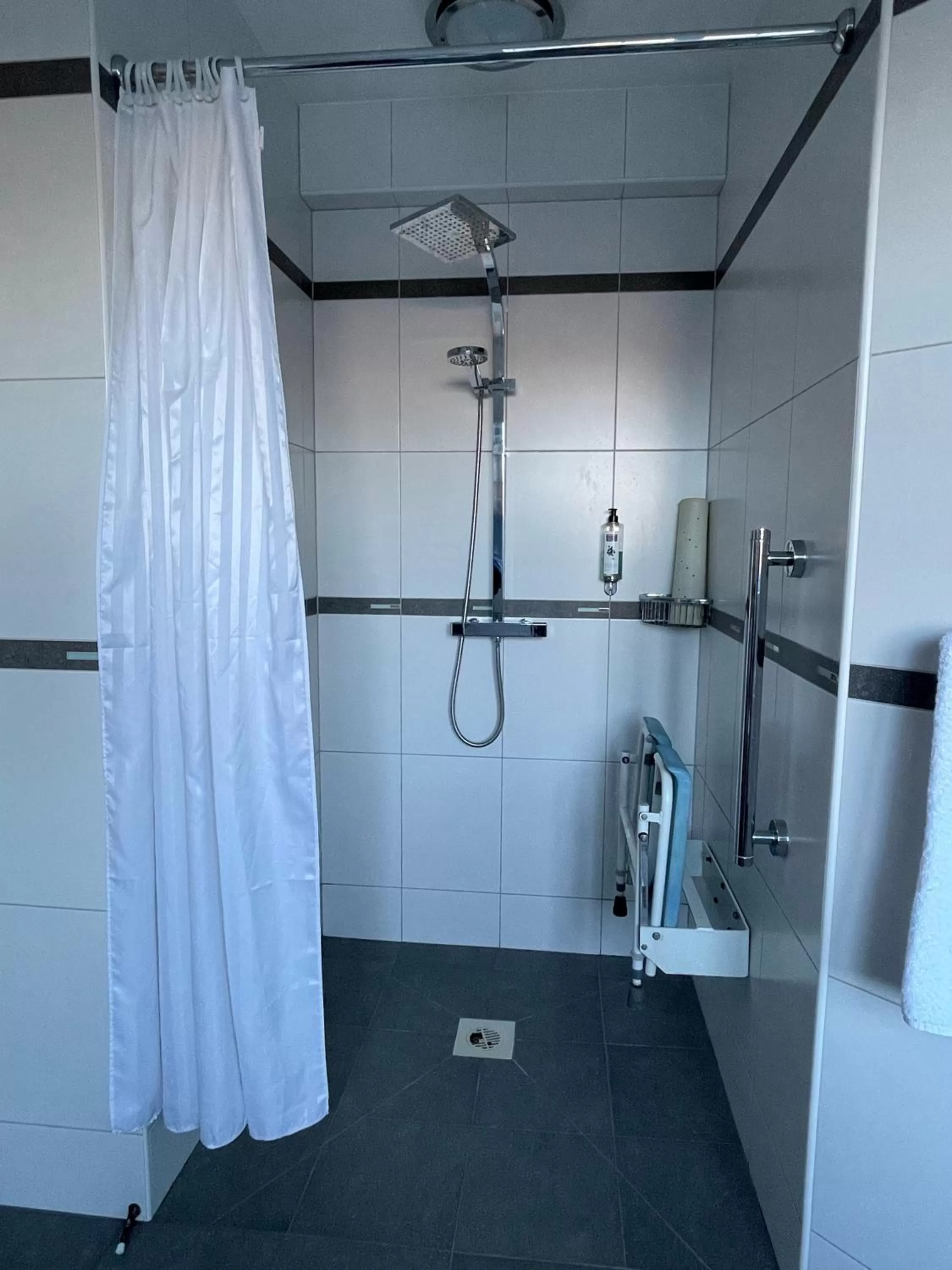 Bathroom in Best Western Homestead Court Hotel