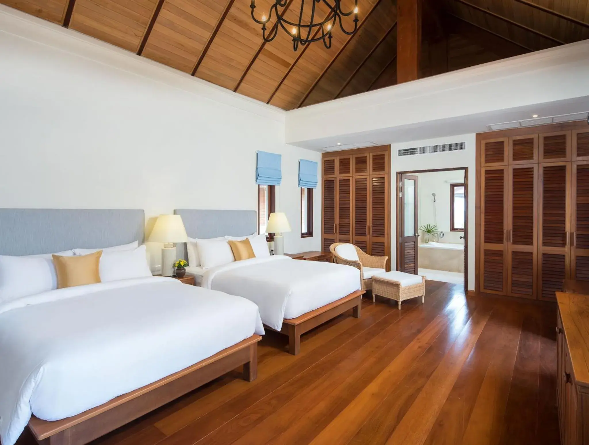 Photo of the whole room, Bed in Le Menara Khao Lak