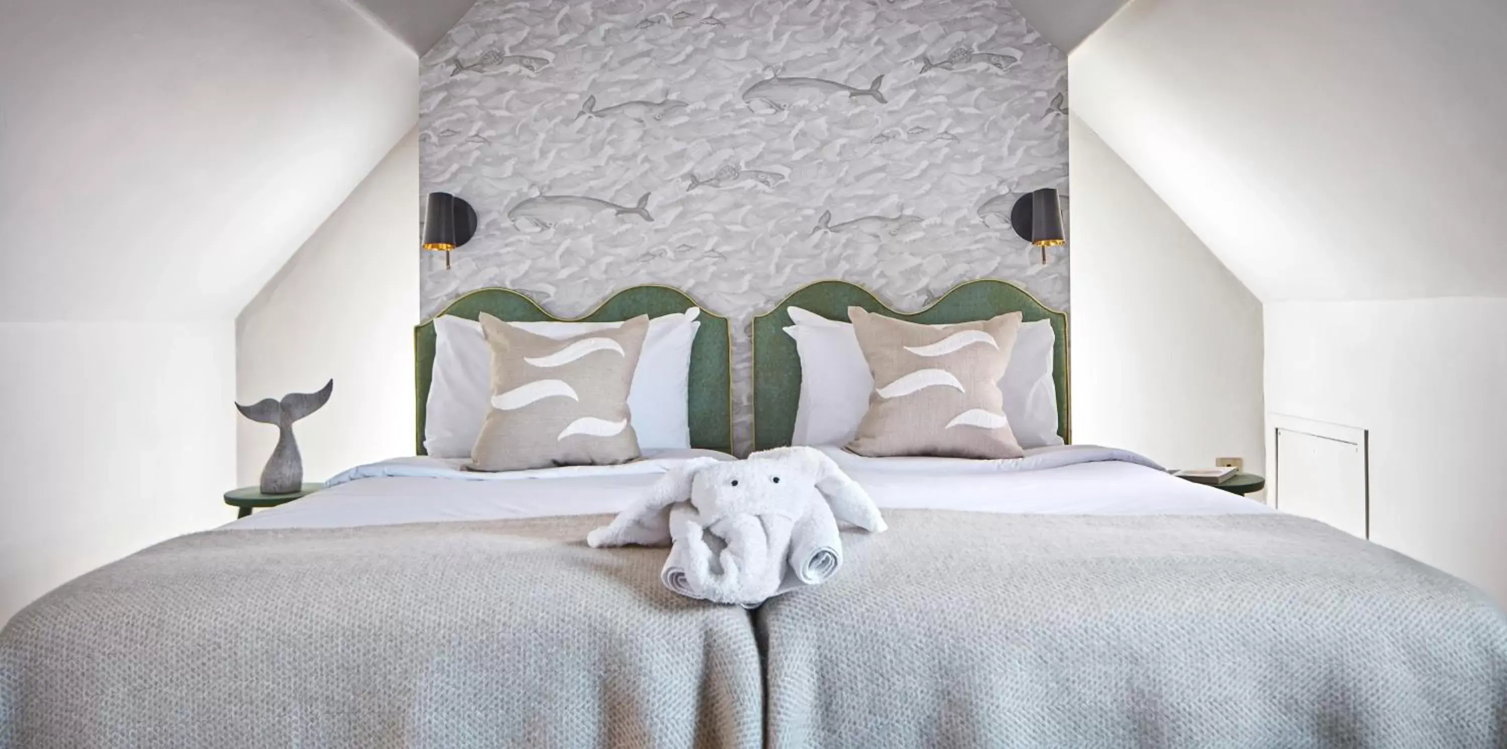 Bedroom, Bed in Moonfleet Manor - A Luxury Family Hotel