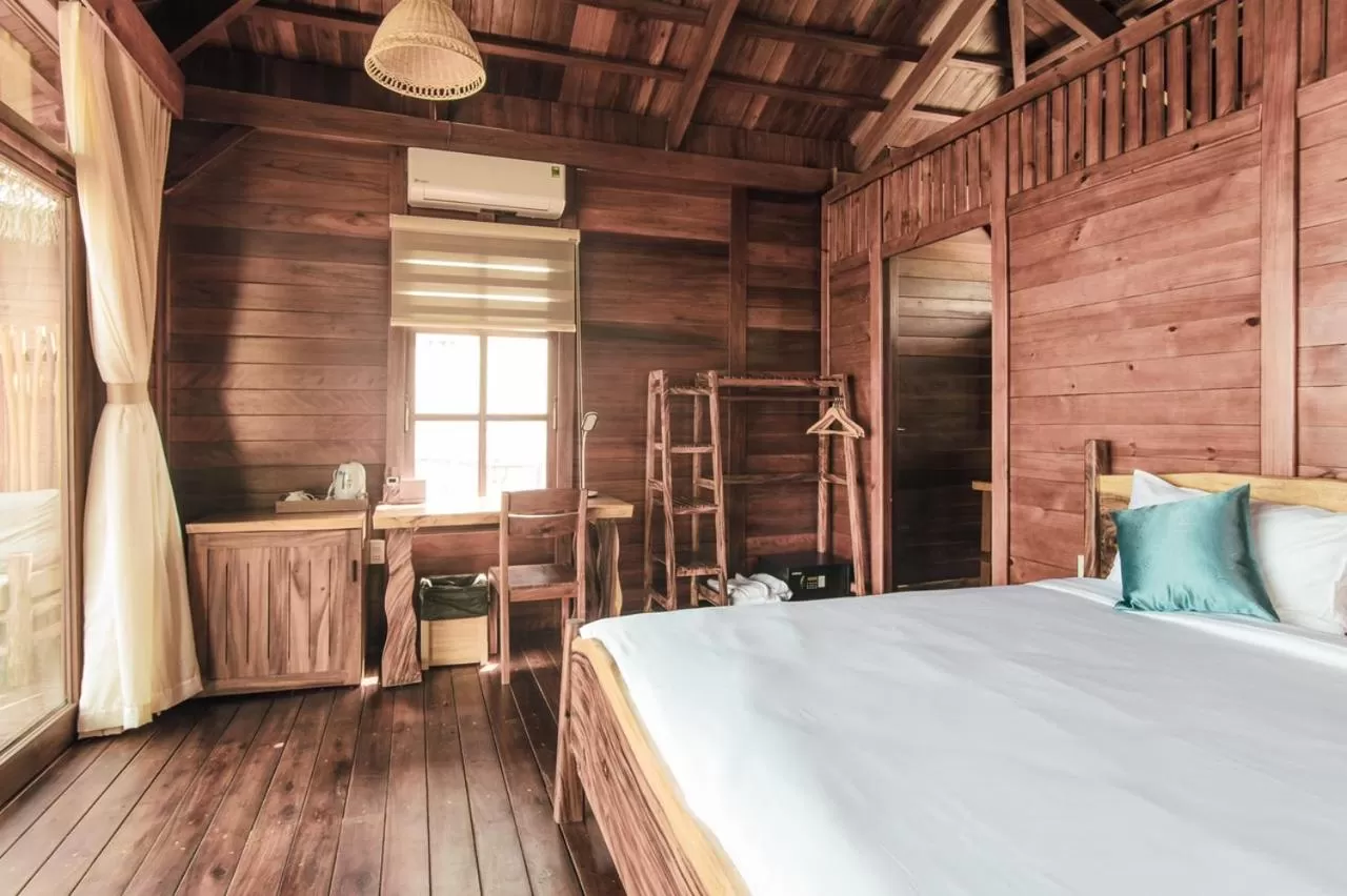 Bedroom, Bed in Rocks Beach Boutique