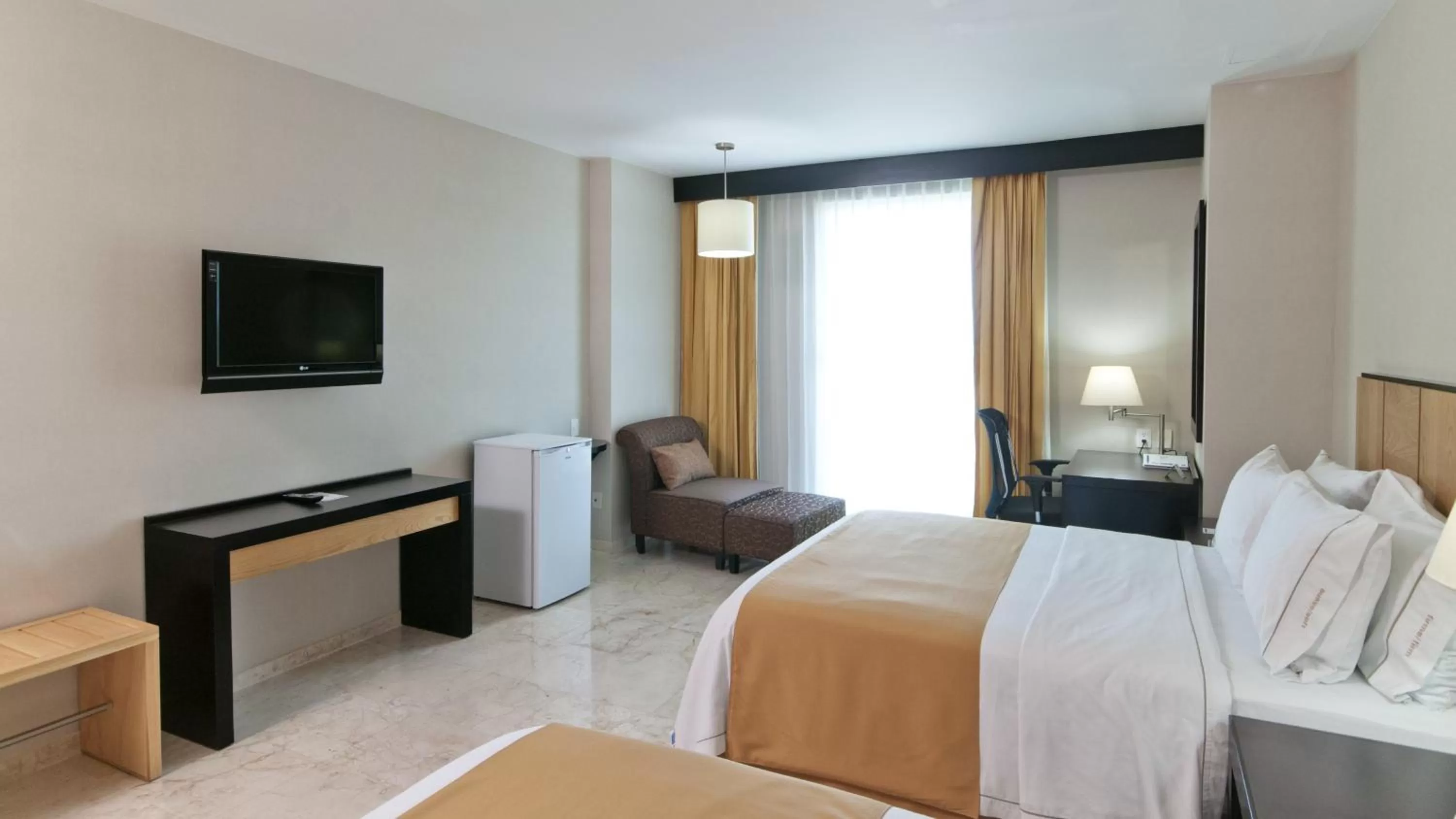 Photo of the whole room, Bed in Holiday Inn Express Ciudad Del Carmen by IHG