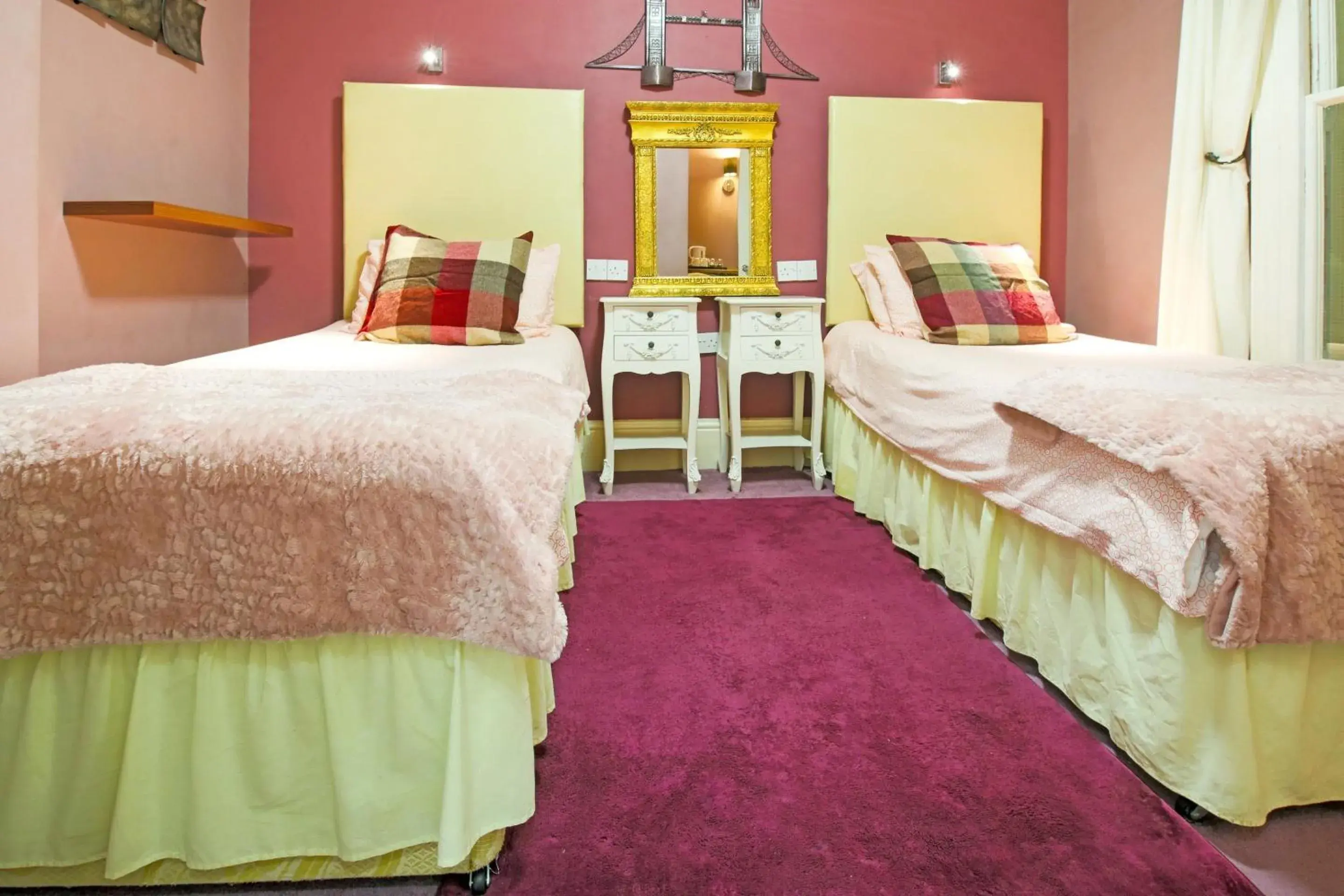 Bedroom, Bed in OYO Hotel Mj Kingsway, Cleethorpes Seafront