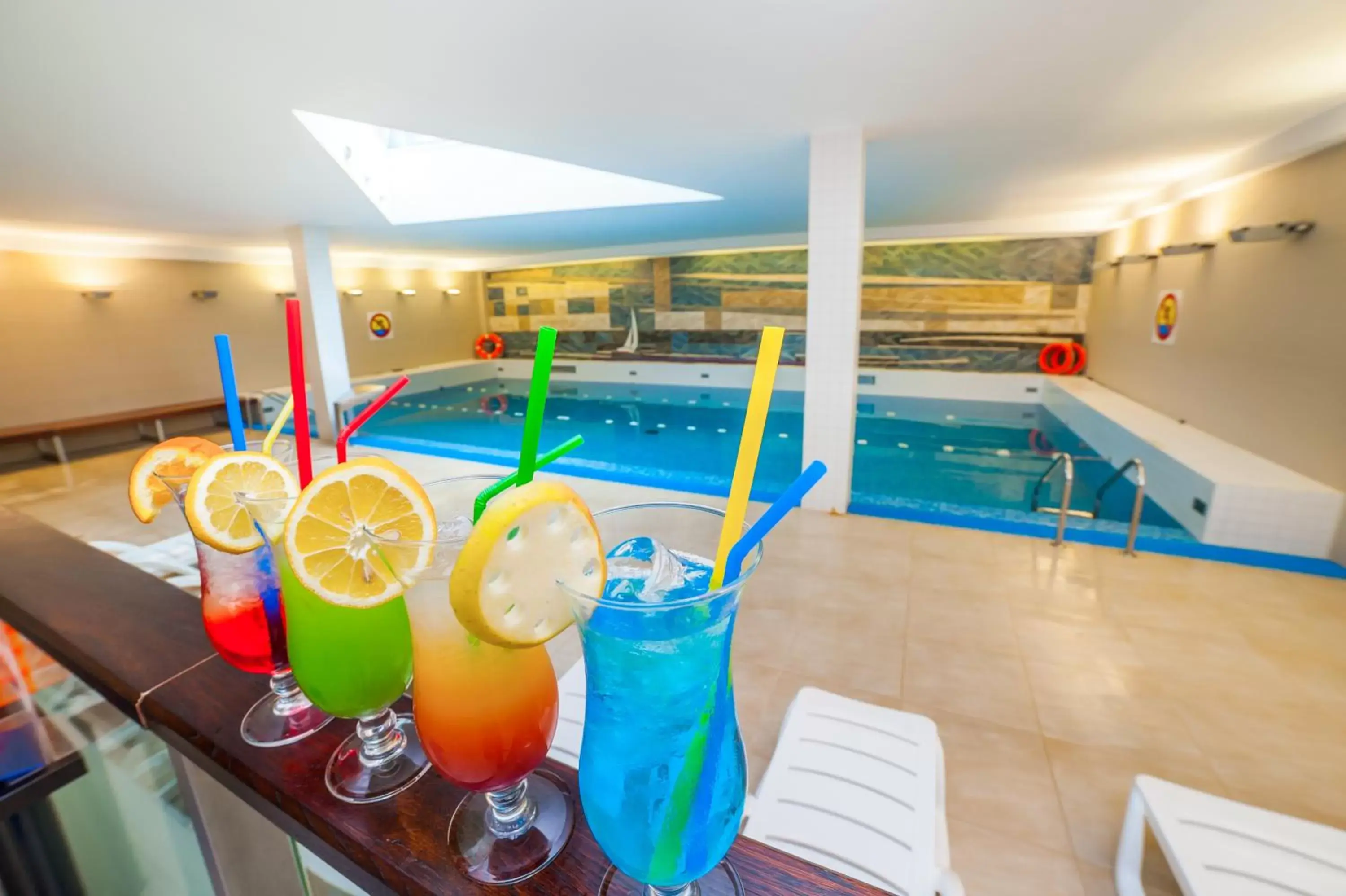 Swimming Pool in Premier Kraków Hotel