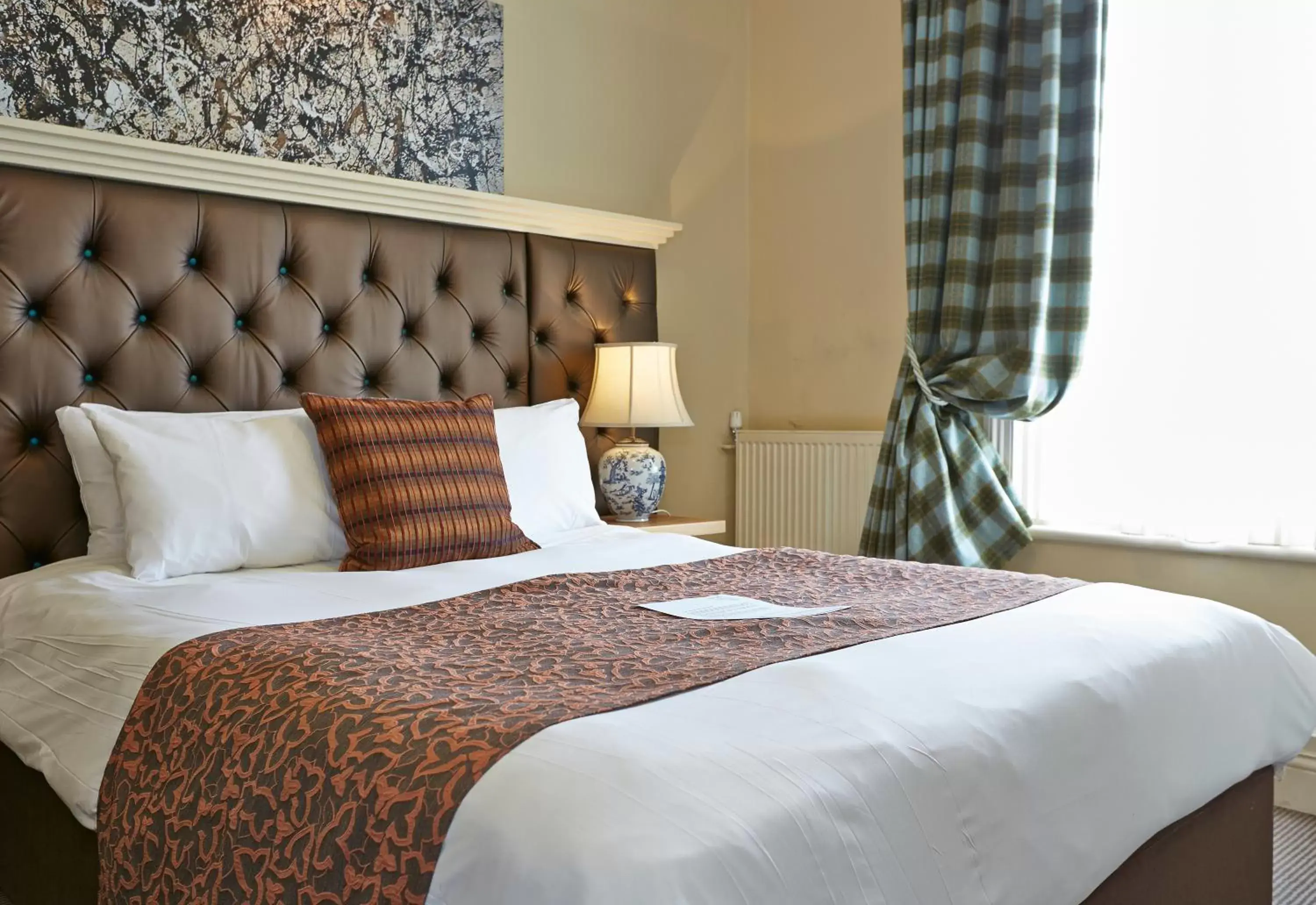 Bed in King's Head Hotel By Greene King Inns