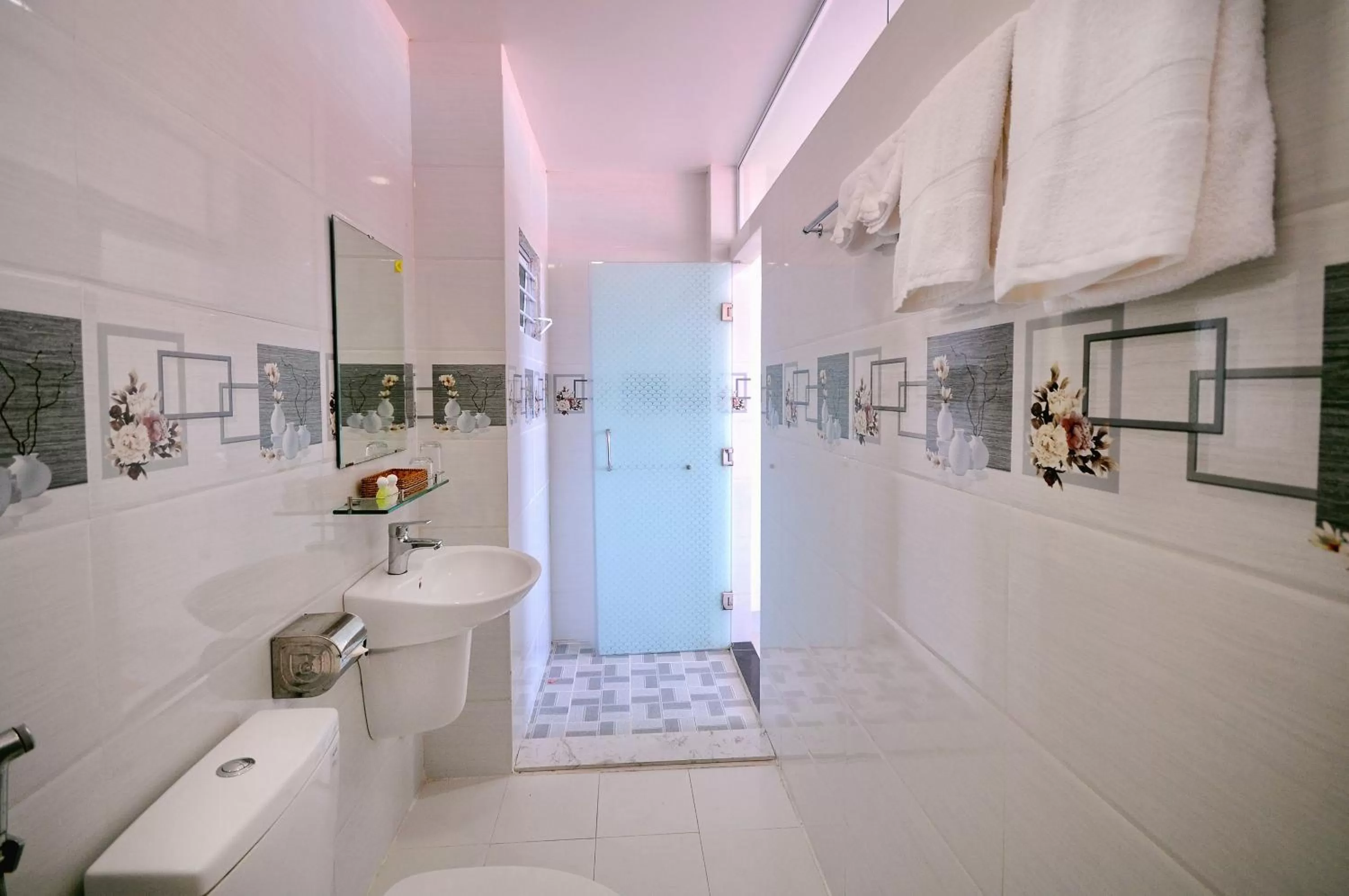 Shower in Arise Seaside Hotel