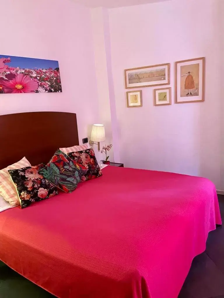 Bedroom, Bed in B&B Ventisei Scalini A Trastevere