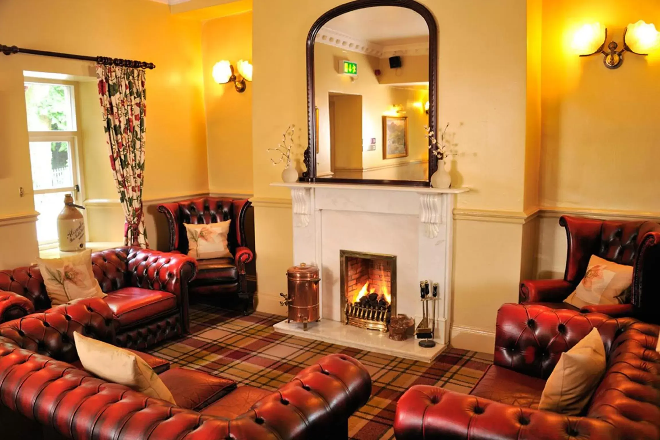 Lounge or bar, Seating Area in Craig Manor