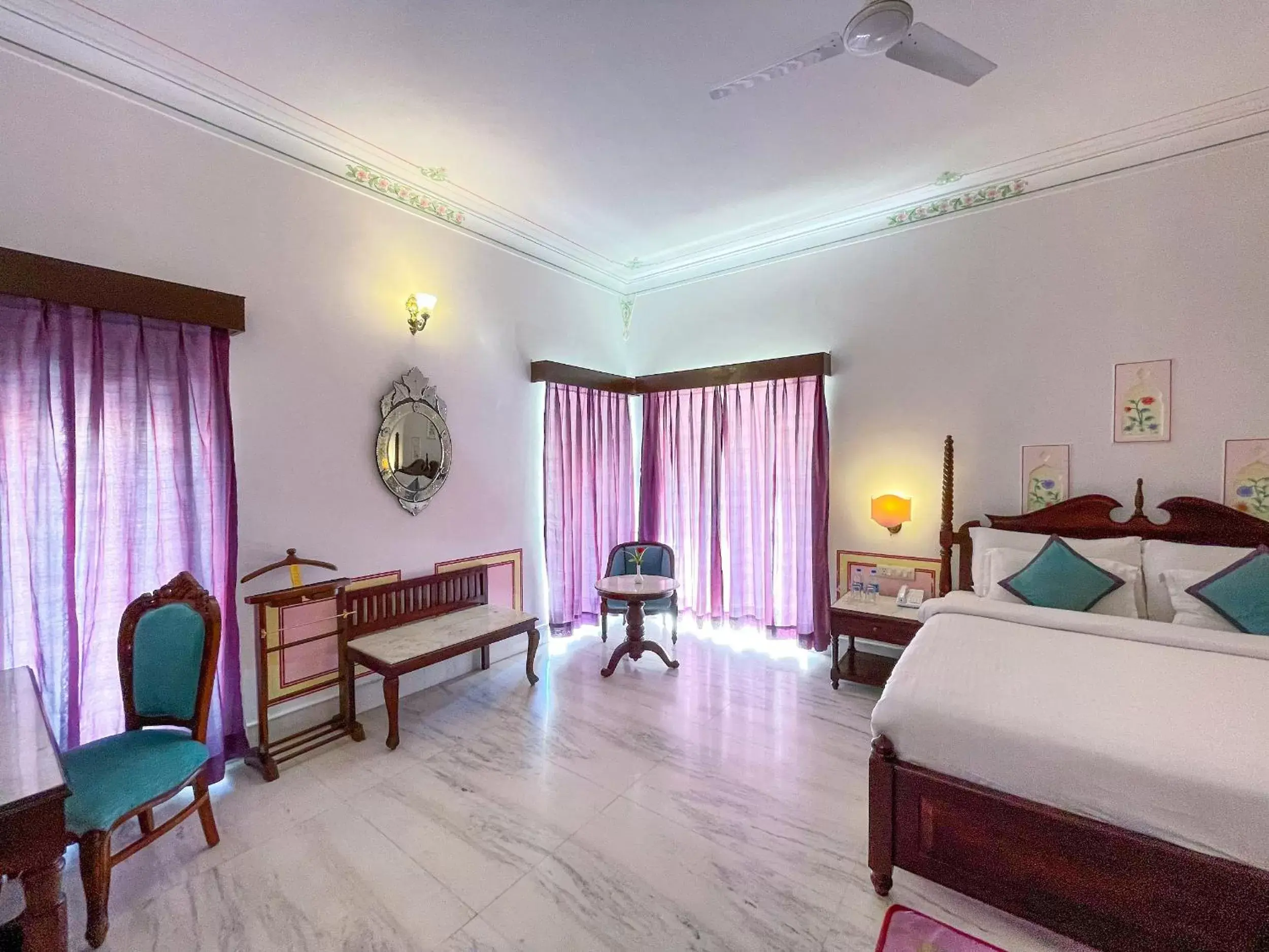 Photo of the whole room, Bed in Amar Kothi Photo of the whole room, Bed in Amar Kothi