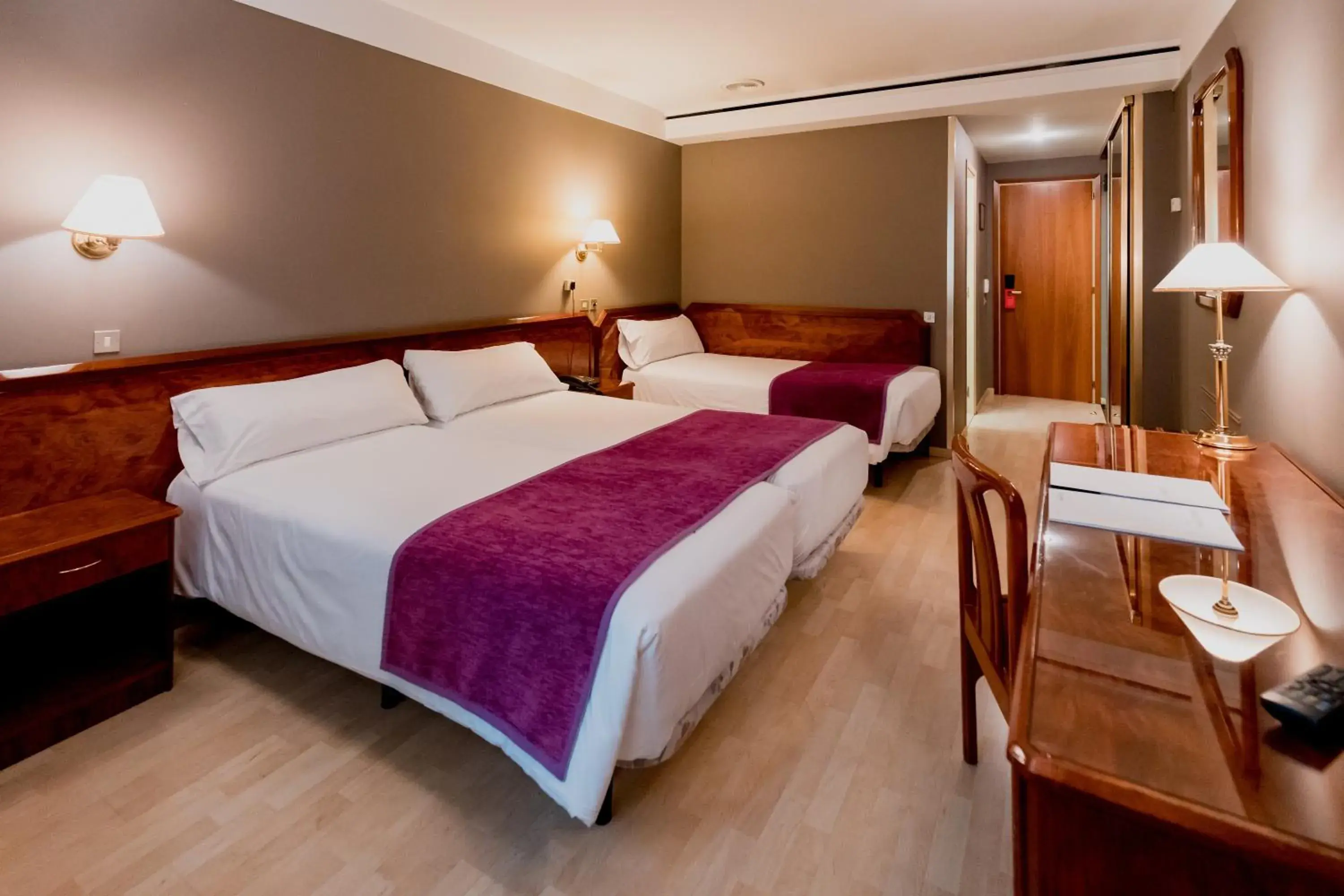 Bed in Sercotel Delfos Andorra