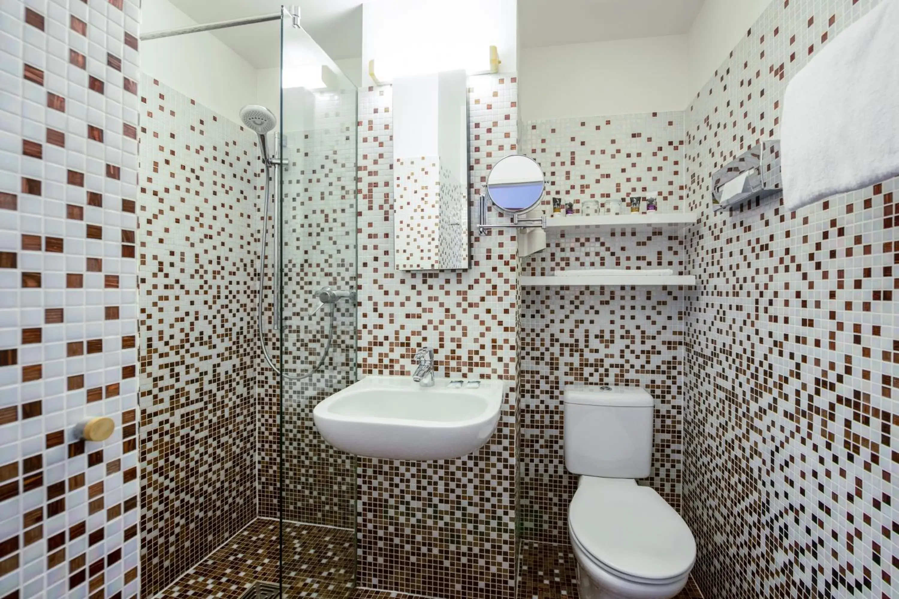 Shower, Bathroom in Mercure Hotel Berlin Zentrum Superior