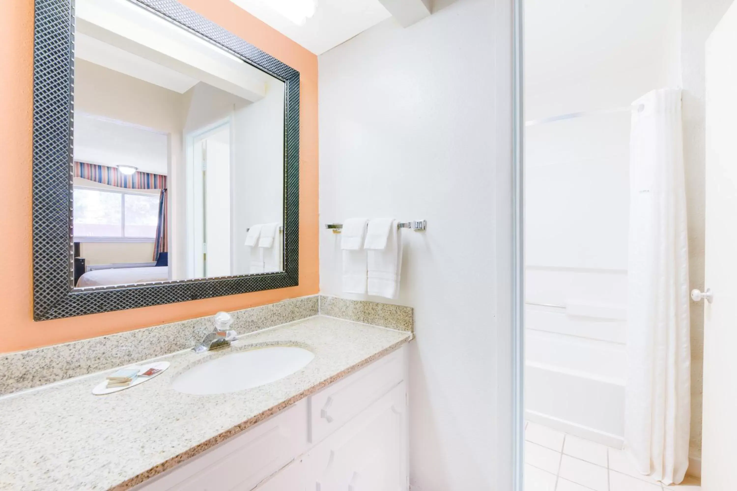 Shower, Bathroom in Travelodge by Wyndham Ruidoso