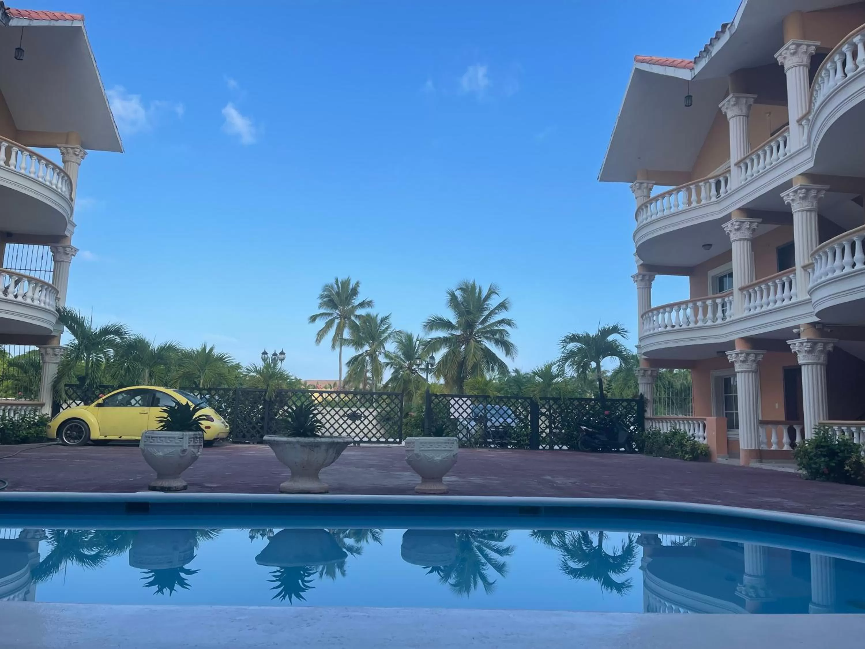 Swimming Pool in Yonah comfort punta cana, shared apartment