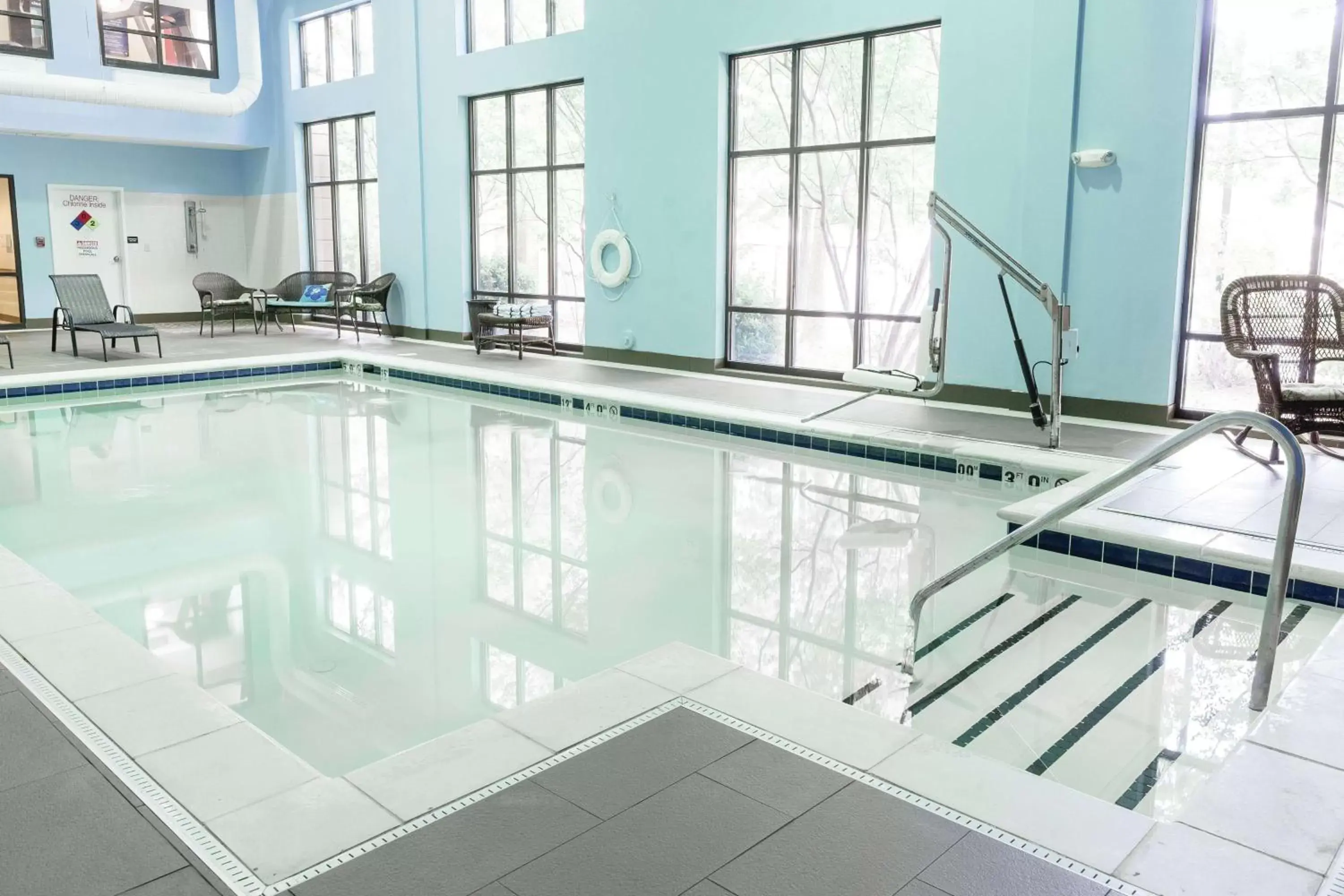 Pool view in Hampton Inn & Suites Chesapeake-Square Mall Pool view in Hampton Inn & Suites Chesapeake-Square Mall