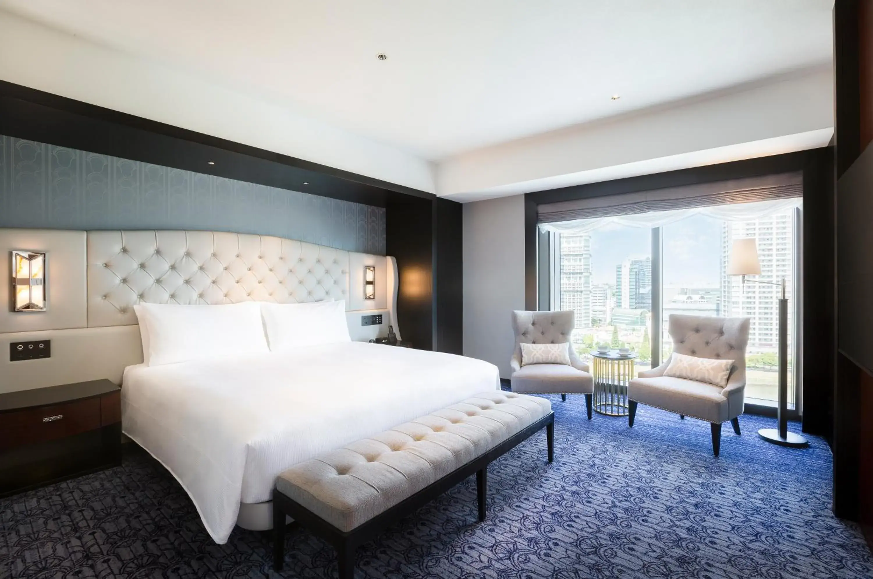 Photo of the whole room, Bed in Hilton Yokohama