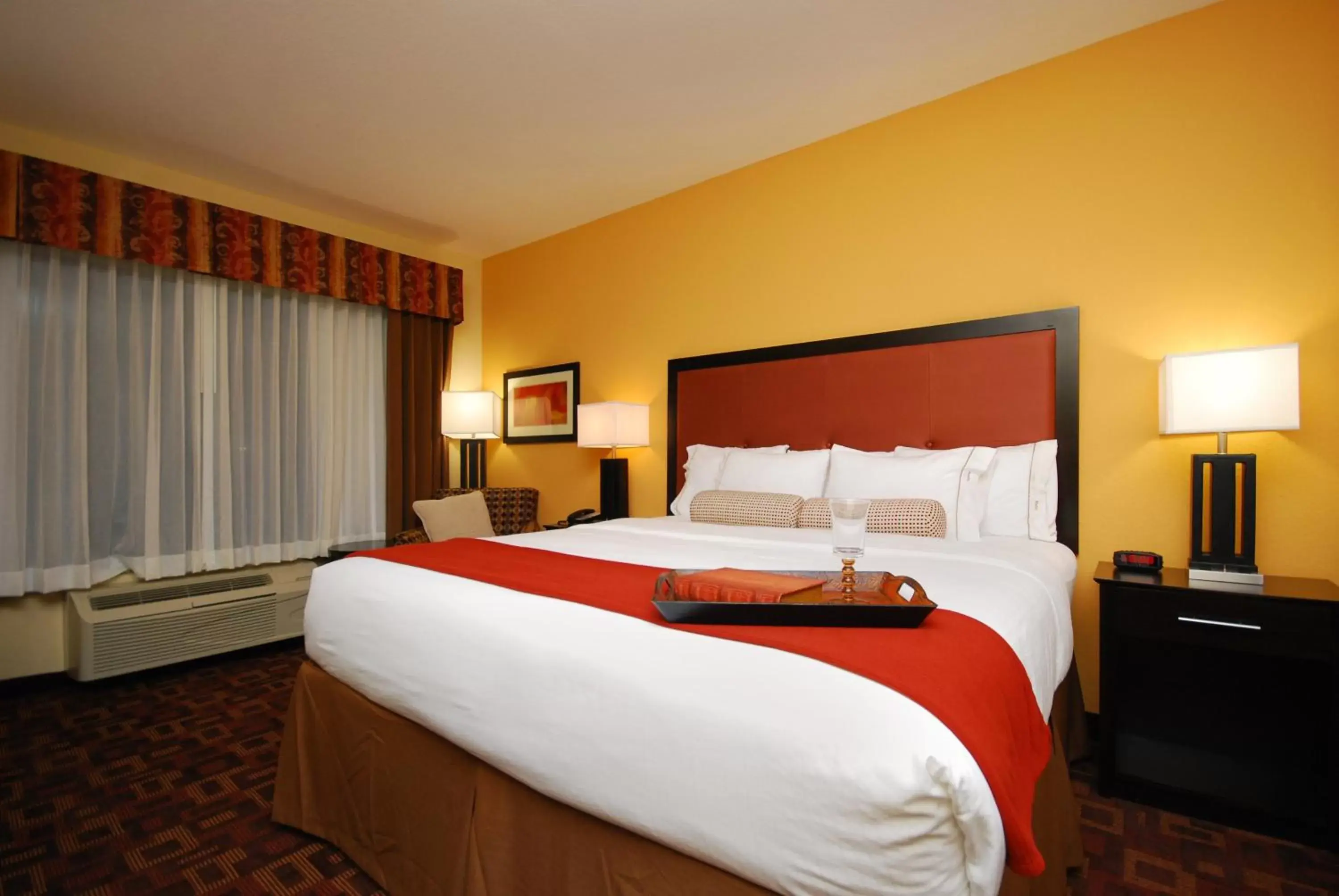 Photo of the whole room, Bed in Holiday Inn Express & Suites Gonzales, an IHG Hotel