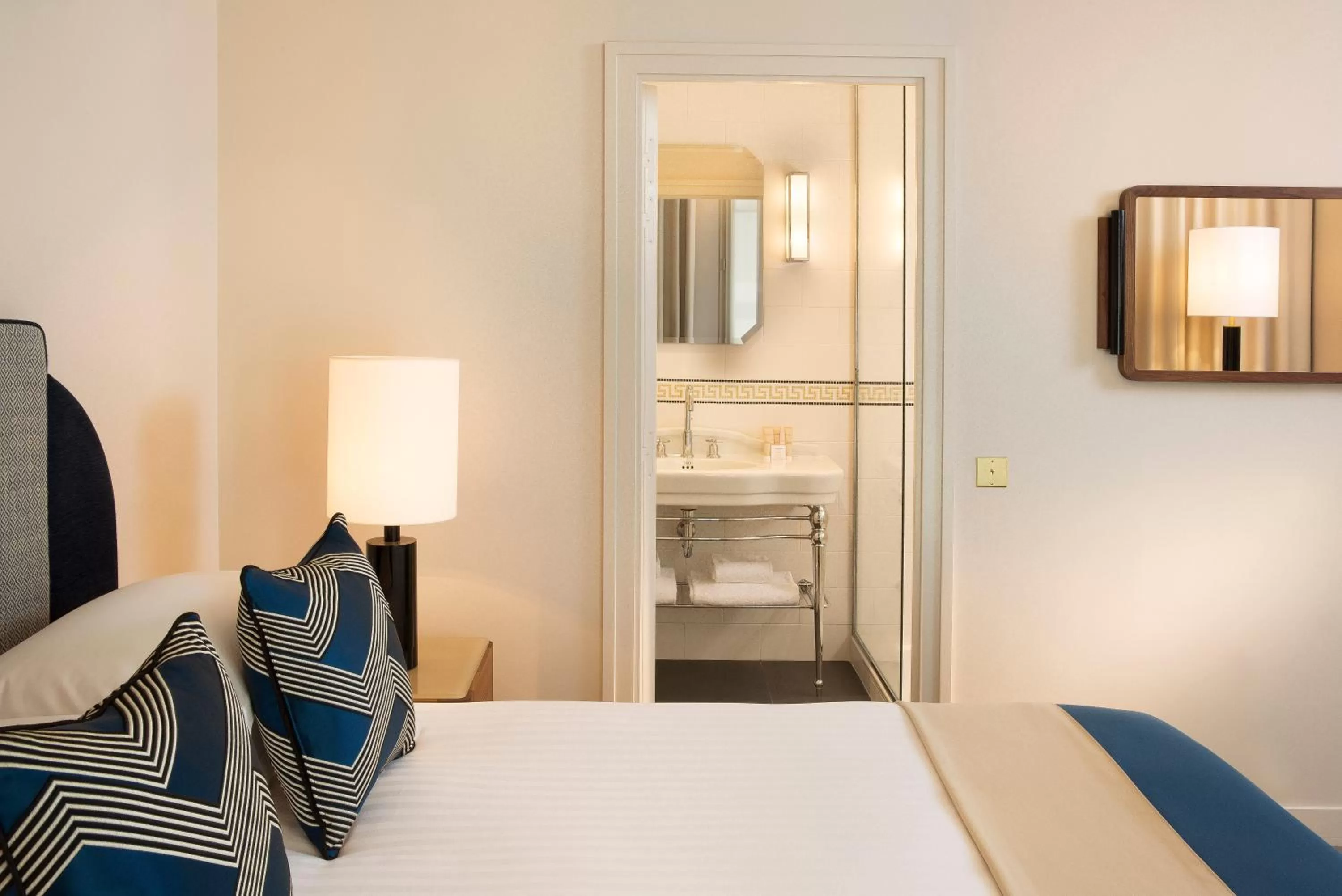 Photo of the whole room, Bed in Le Tsuba Hotel