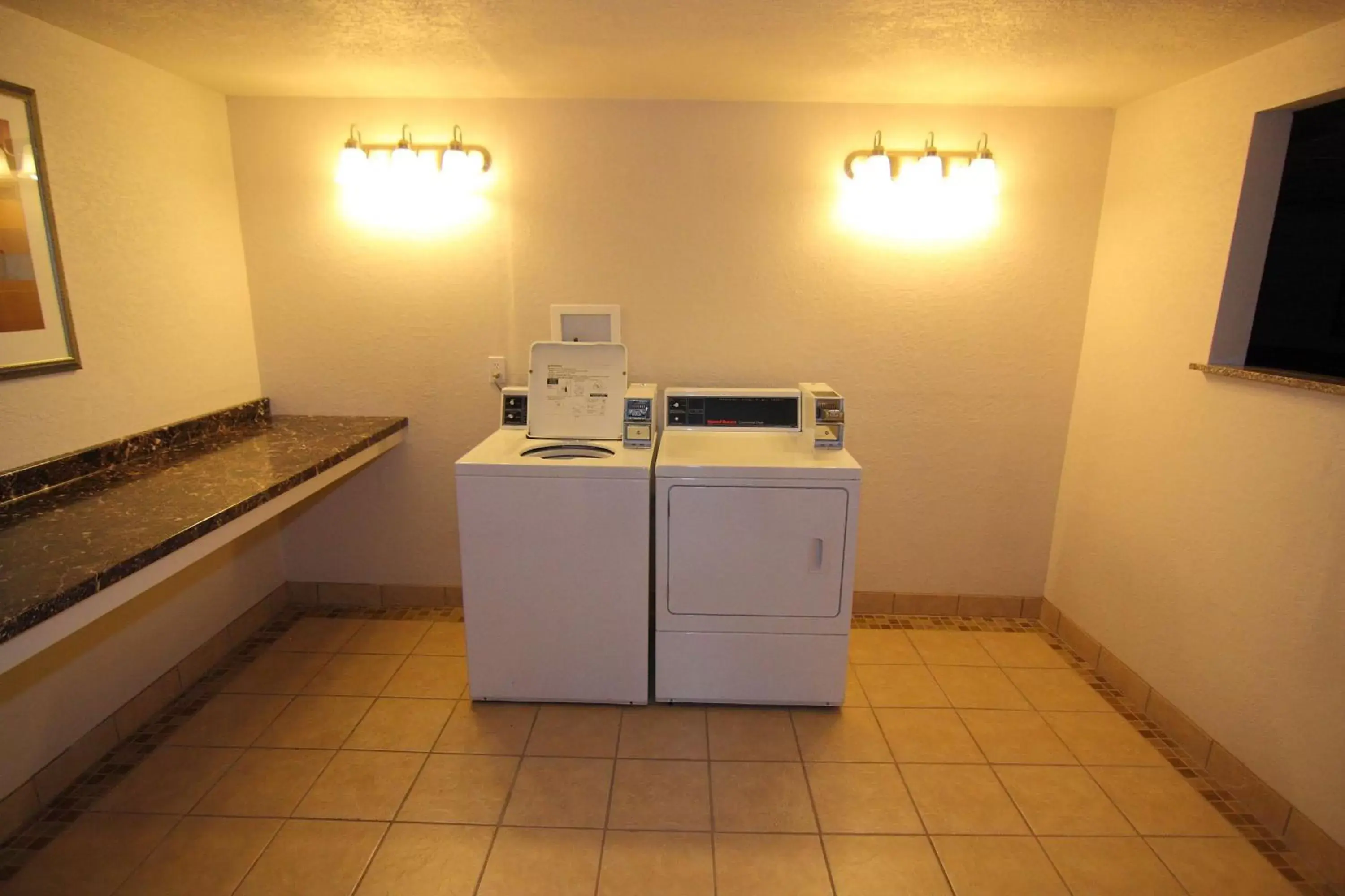 On site, Kitchen/Kitchenette in Best Western Green Bay Inn and Conference Center