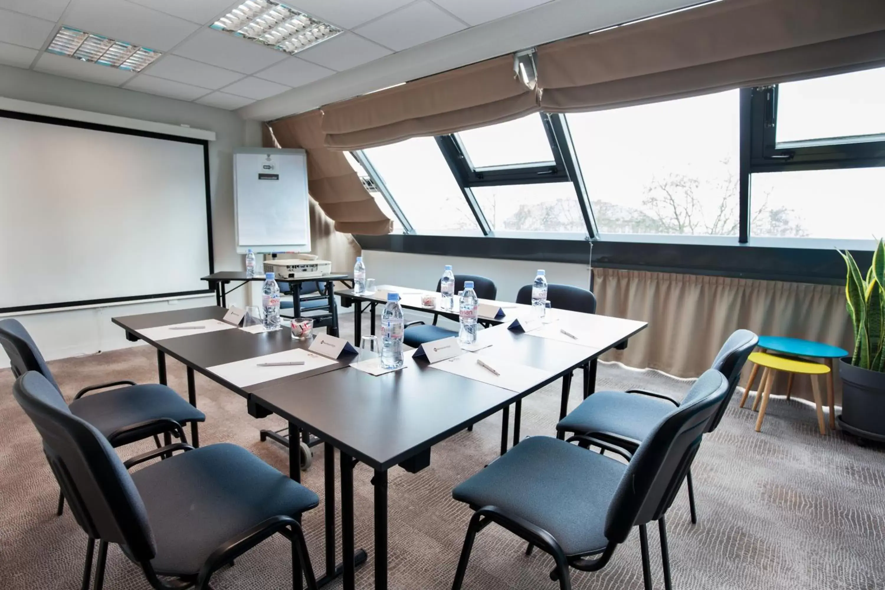 Meeting/conference room in Best Western Plus Hôtel Vannes Centre Ville