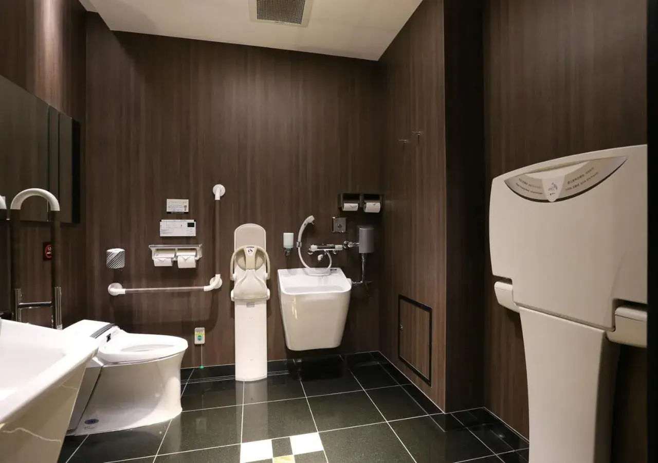 Toilet, Bathroom in APA Hotel Shinagawa Sengakuji Eki-Mae