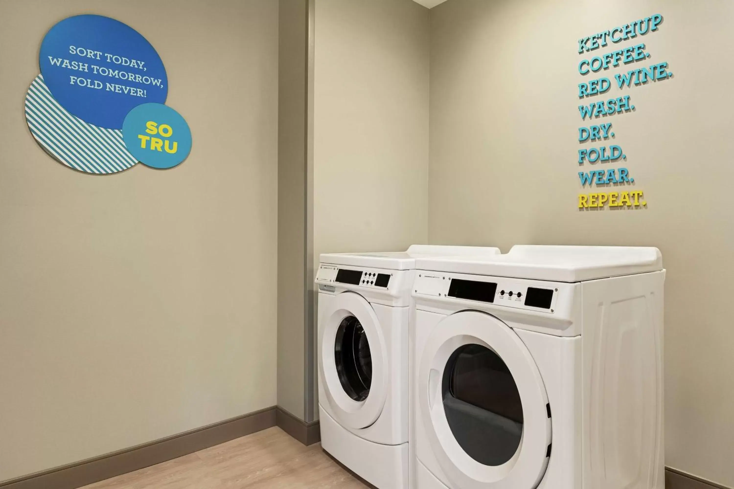 Property building in Tru By Hilton Florence I-95 Property building in Tru By Hilton Florence I-95