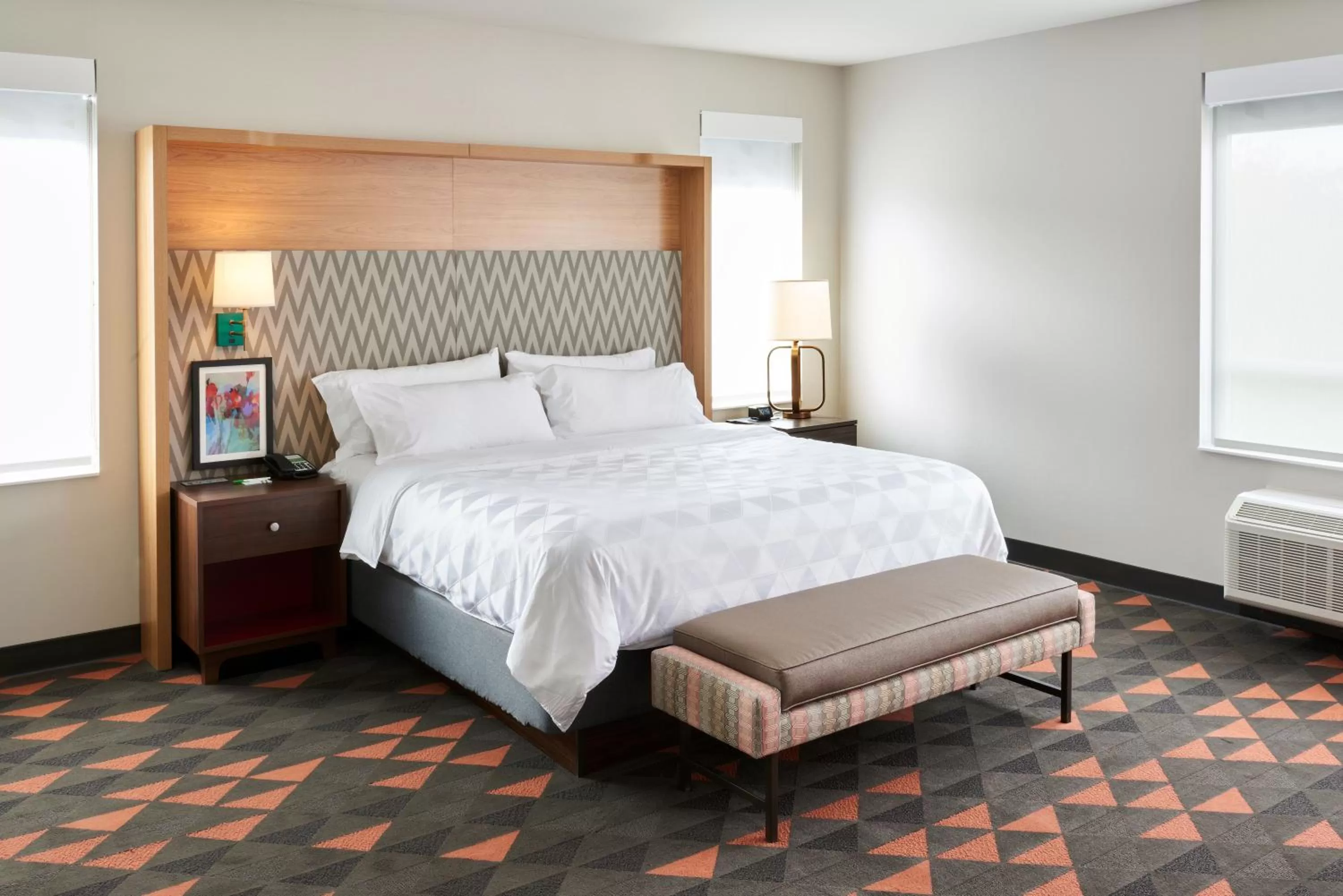 Photo of the whole room, Bed in Holiday Inn & Suites Philadelphia W - Drexel Hill by IHG