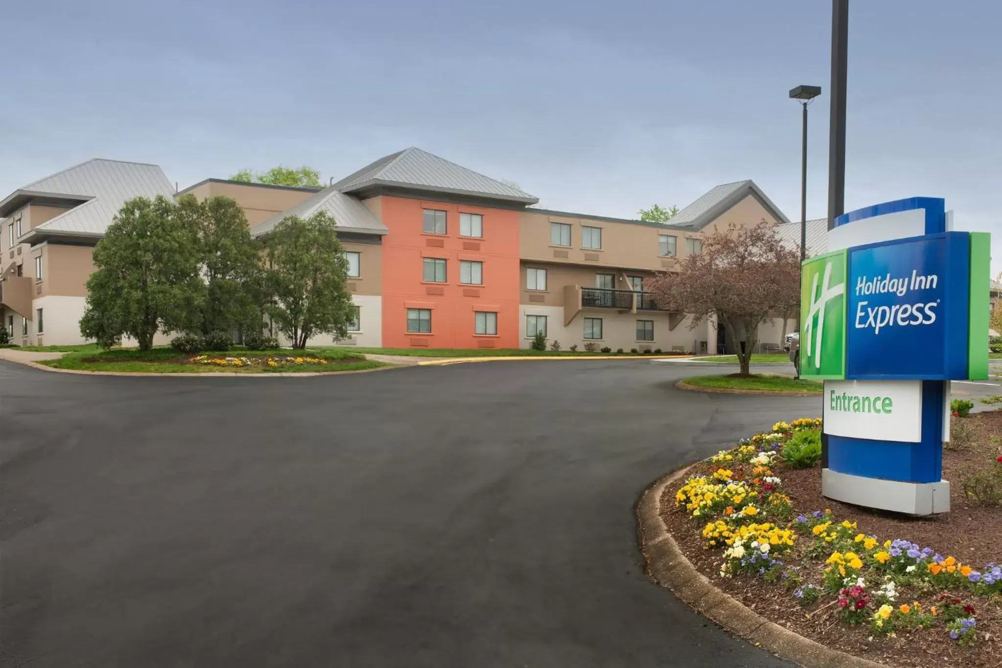 Property Building in Holiday Inn Express Nashville Airport, an IHG Hotel