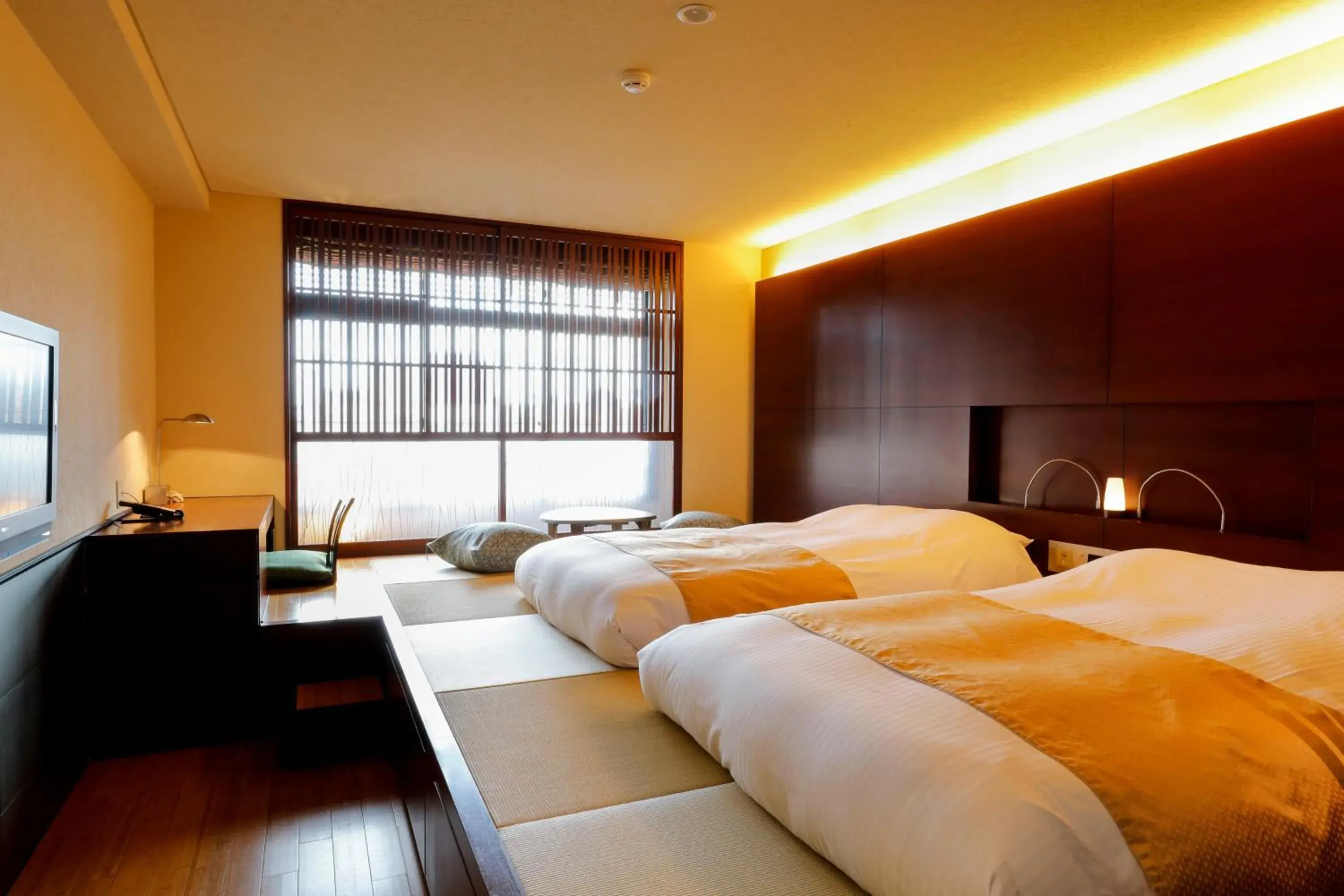 Photo of the whole room, Bed in Asukasou Hotel