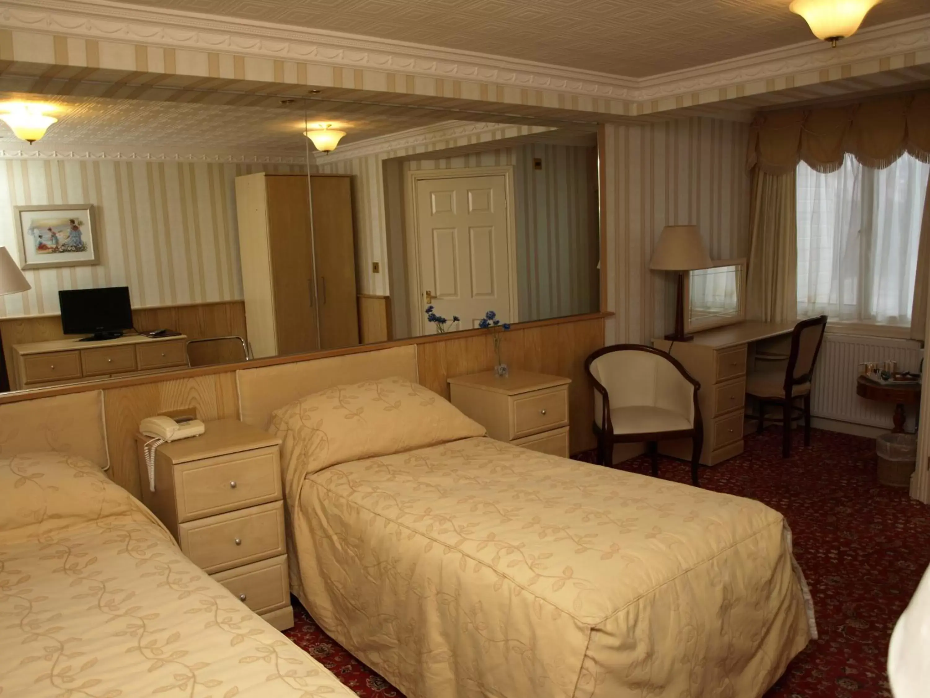 Photo of the whole room, Bed in Clifton Park Hotel - Exclusive to Adults