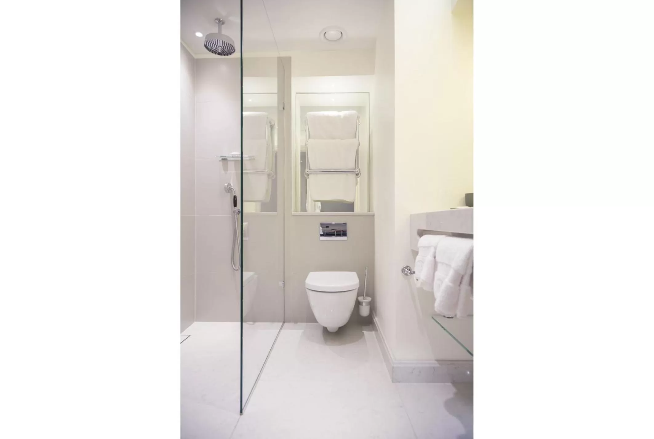 Bathroom in Old Parsonage Hotel