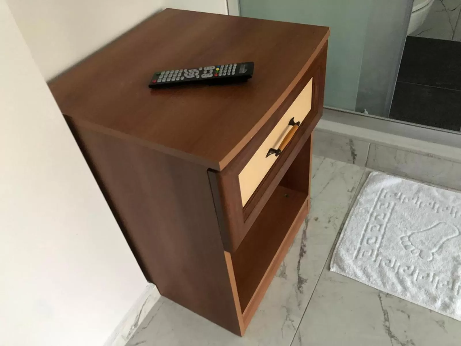 Communal lounge/ TV room in NR1 HOTEL