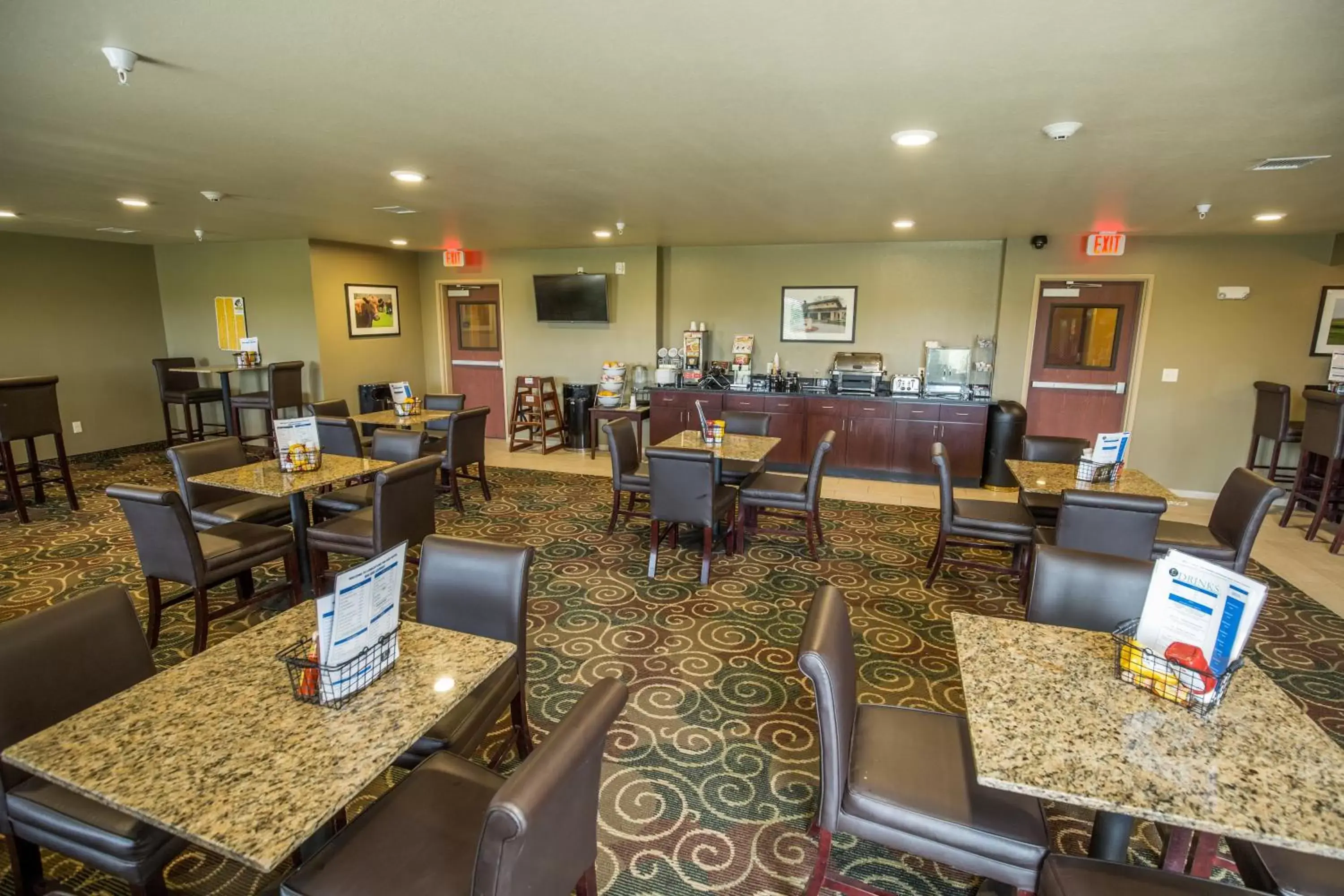 Lounge or bar, Restaurant/Places to Eat in Cobblestone Inn & Suites-Winterset