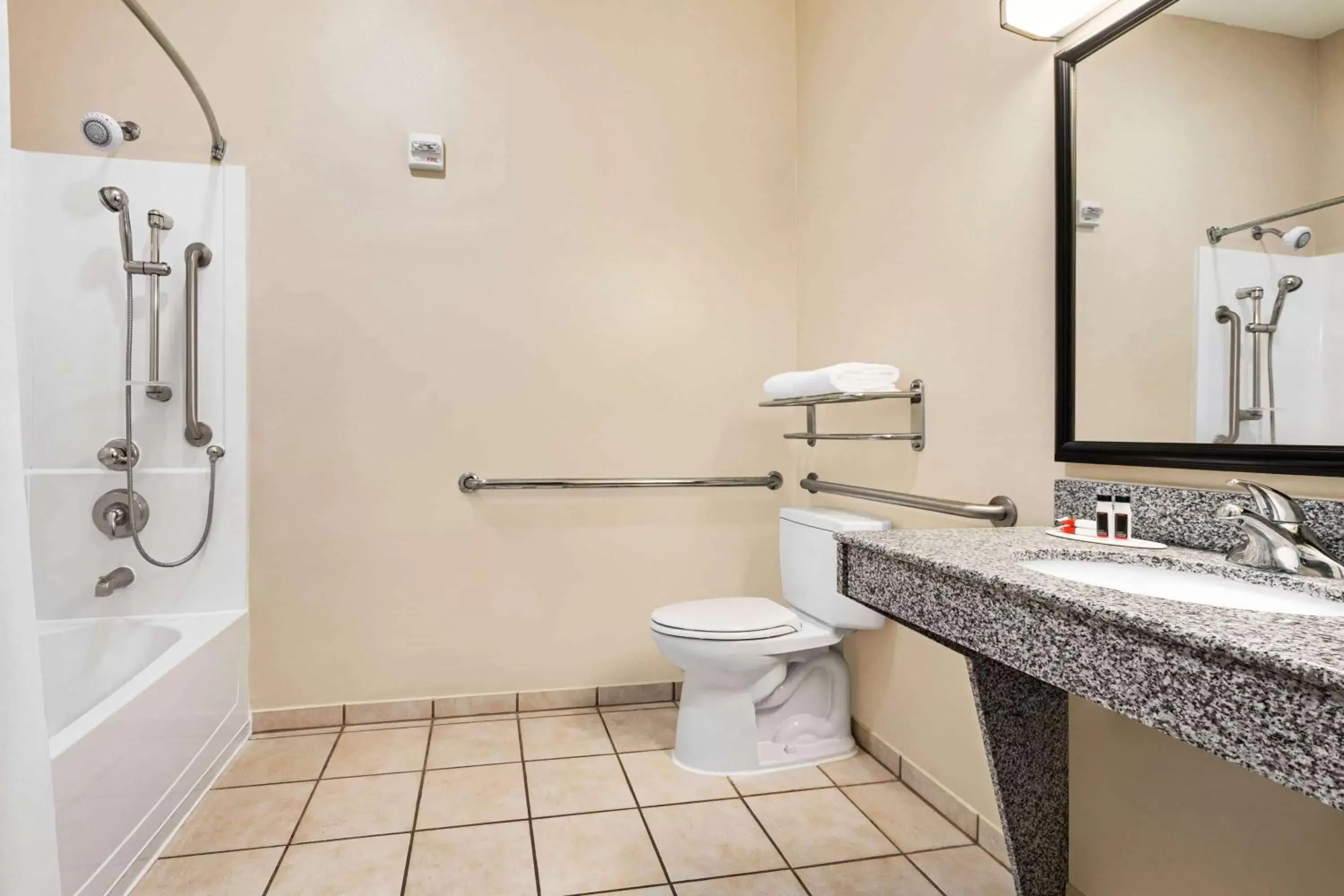 Bathroom in Super 8 by Wyndham Savannah