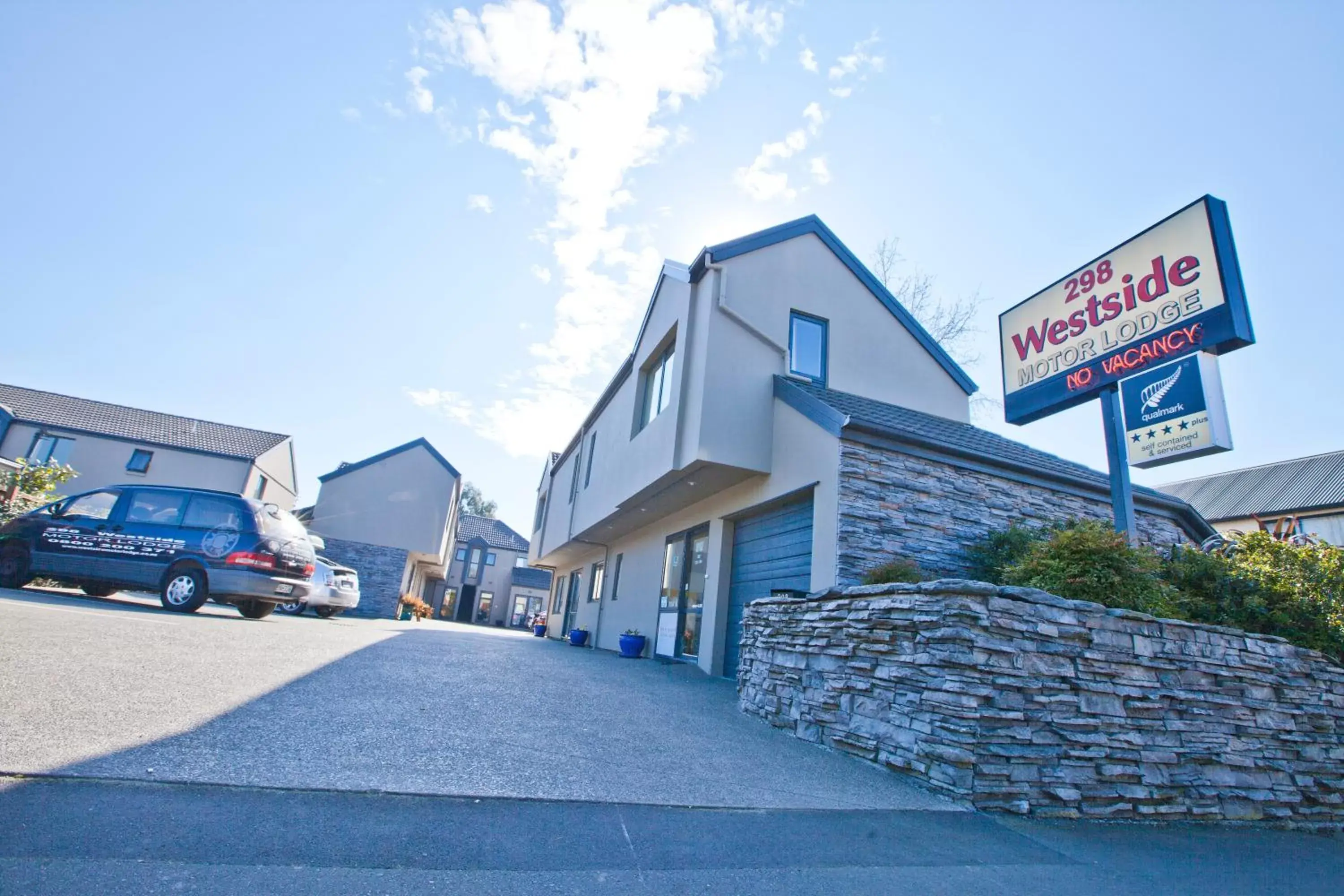 Property Building in 298 Westside Motor Lodge