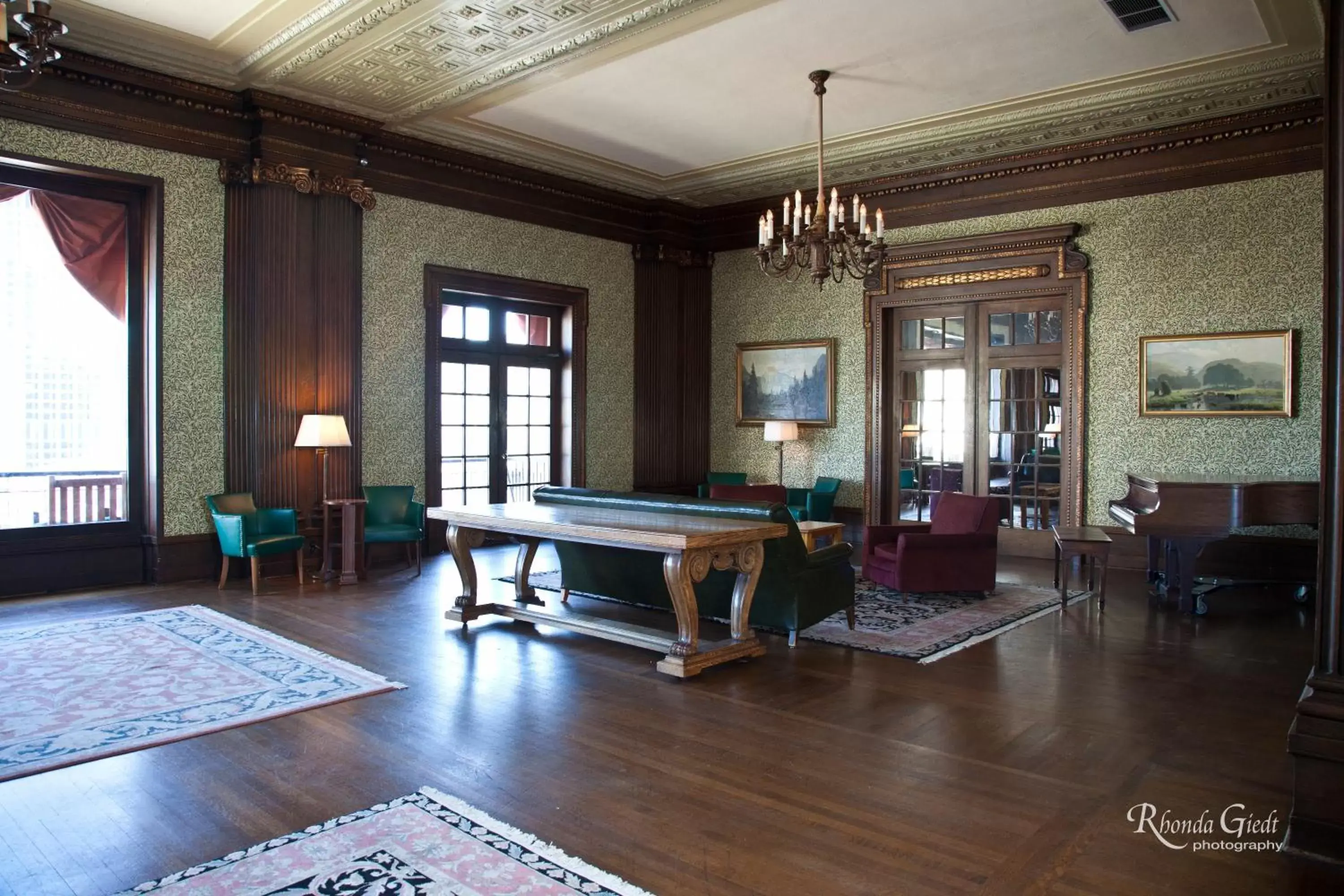 Restaurant/places to eat, Billiards in University Club of San Francisco